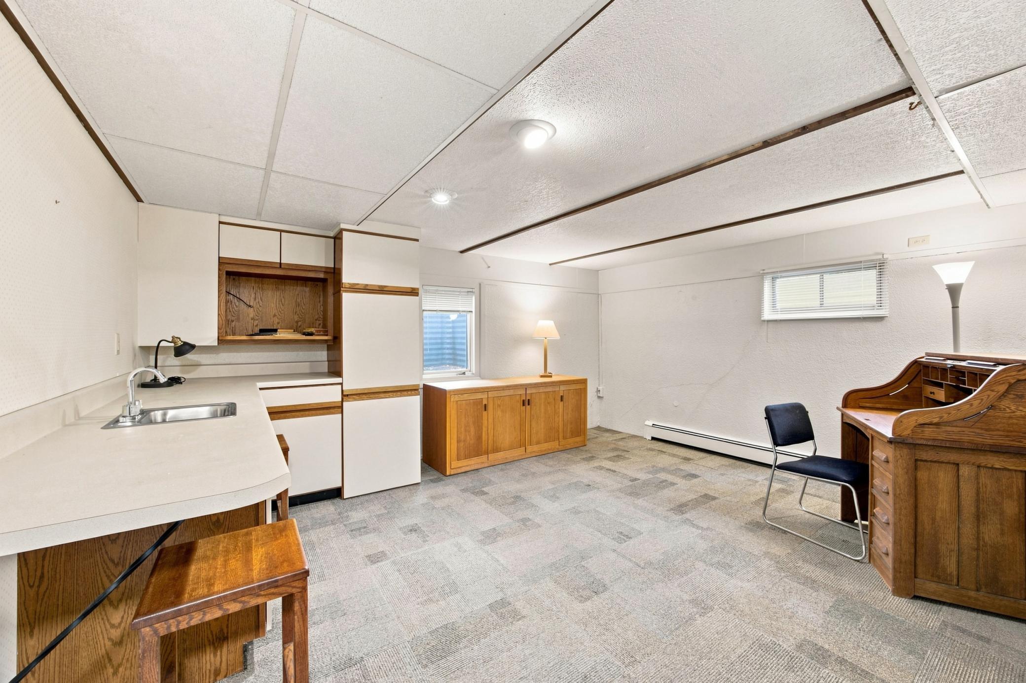 1968 single family home for sale at 2323 19 1/2 Street S in Moorhead, MN — 4 bed, 3 bath (photo 26 of 28)