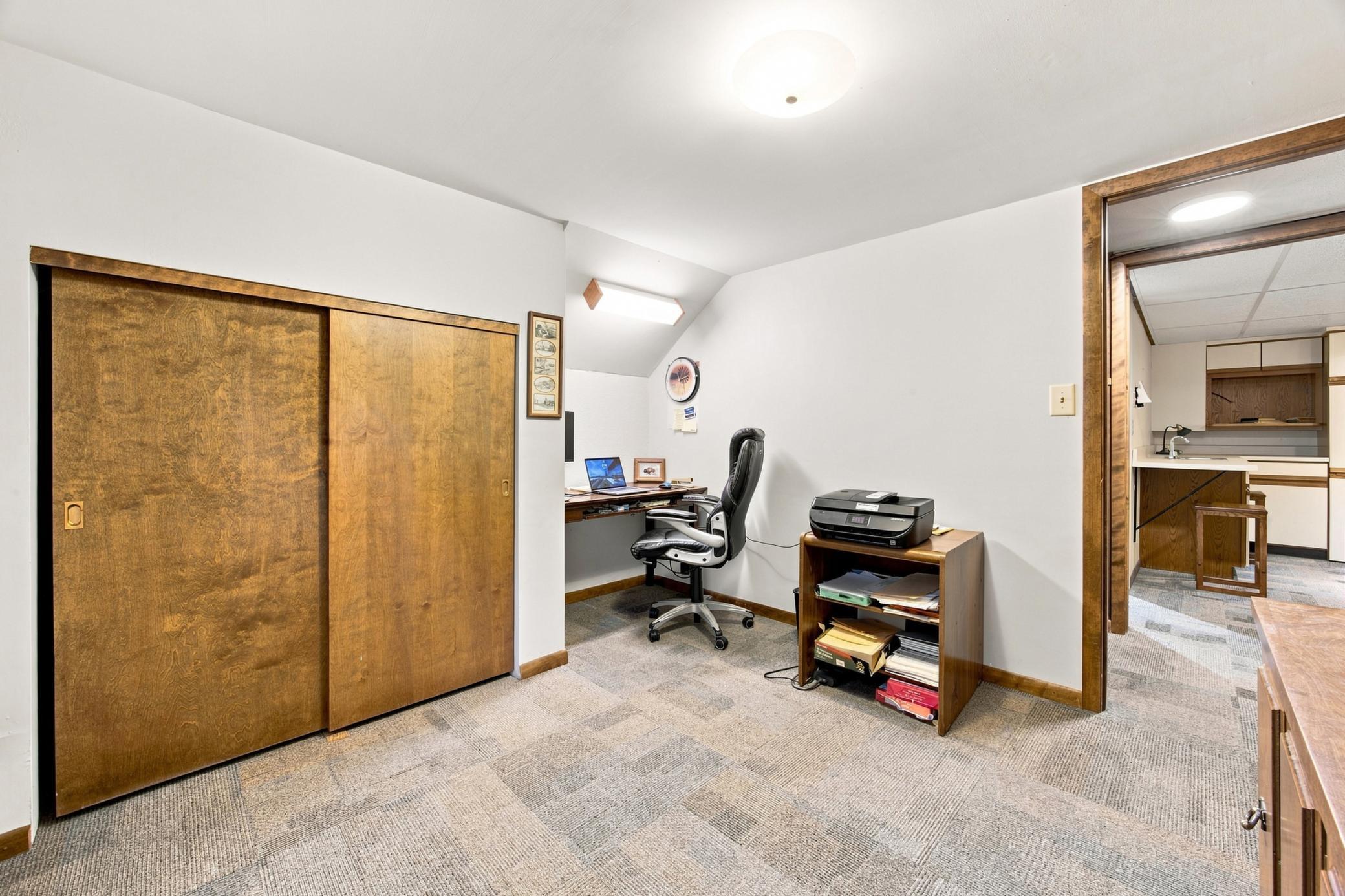 1968 single family home for sale at 2323 19 1/2 Street S in Moorhead, MN — 4 bed, 3 bath (photo 27 of 28)
