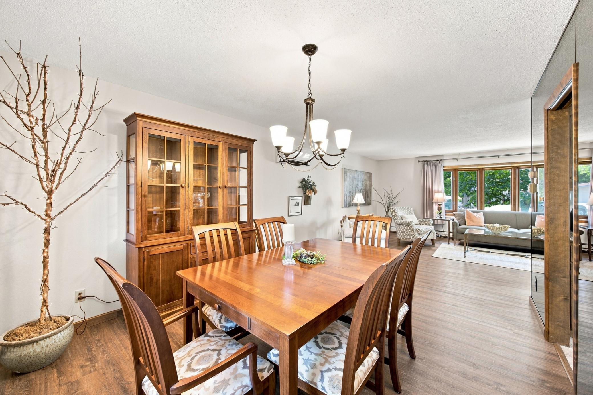 1968 single family home for sale at 2323 19 1/2 Street S in Moorhead, MN — 4 bed, 3 bath (photo 10 of 28)