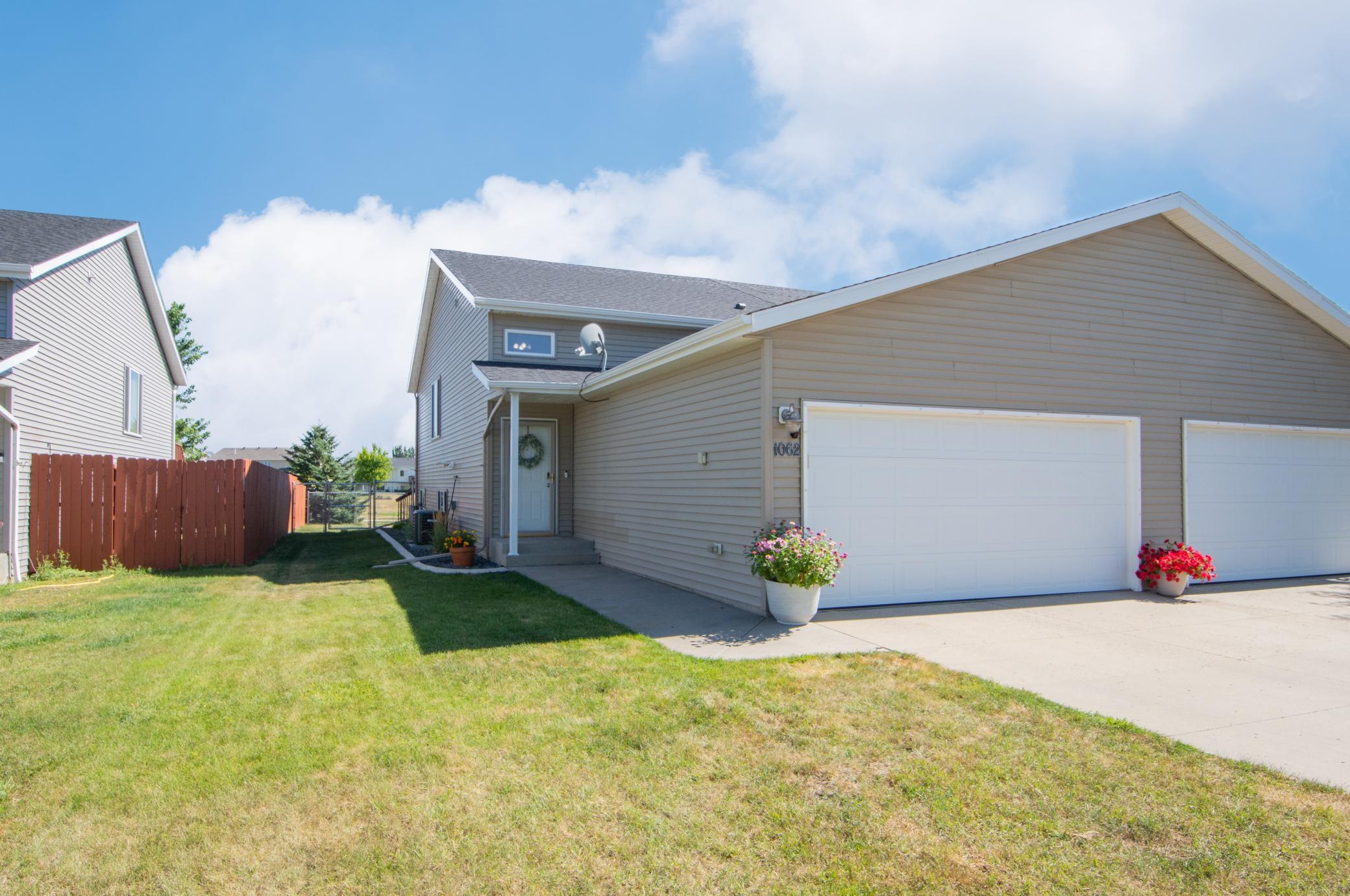 1062 38 1/2 Avenue W, West Fargo, ND