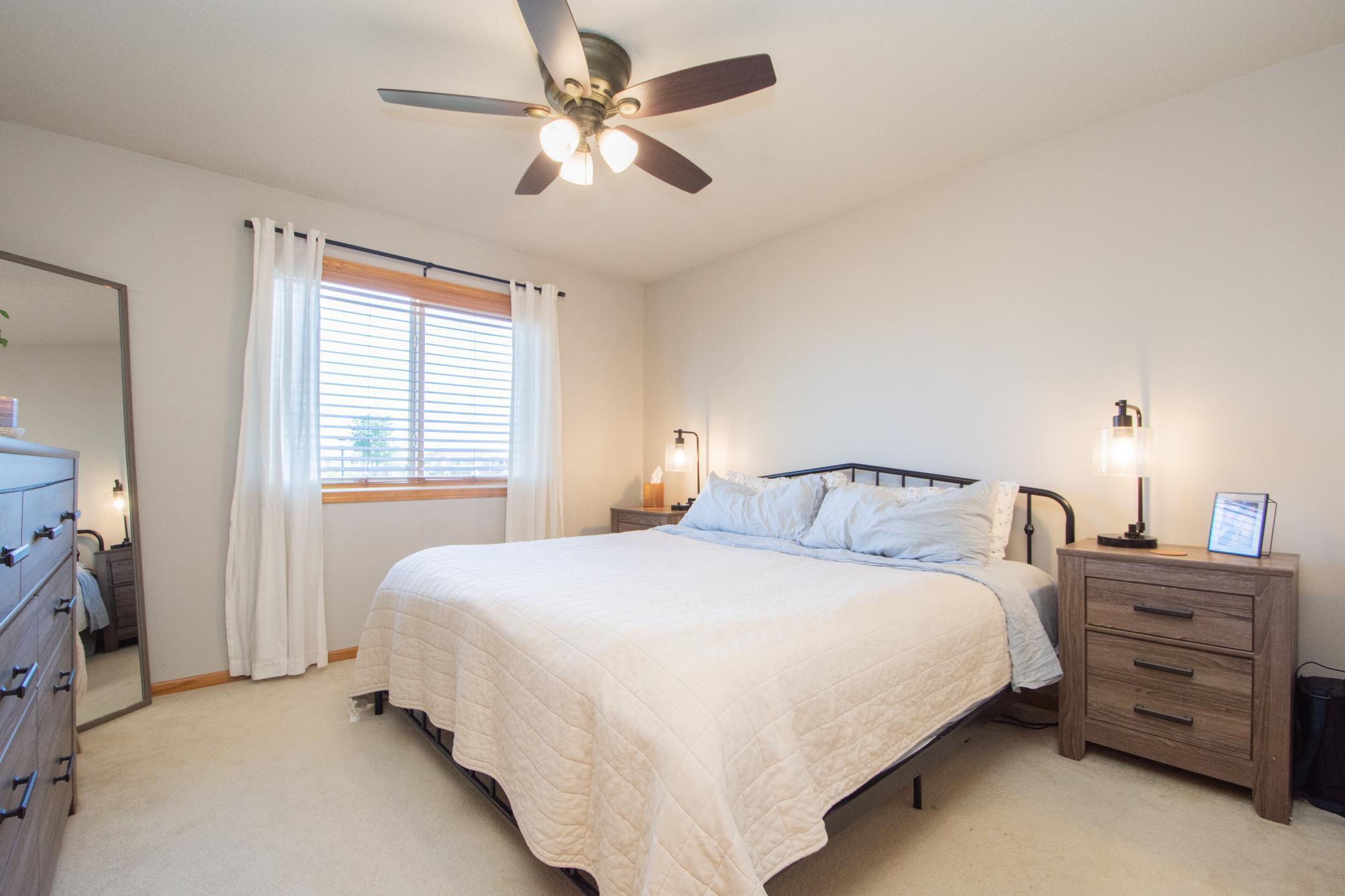 2004 twin home for sale at 1062 38 1/2 Avenue W in West Fargo, ND — 3 bed, 2 bath (photo 15 of 31)