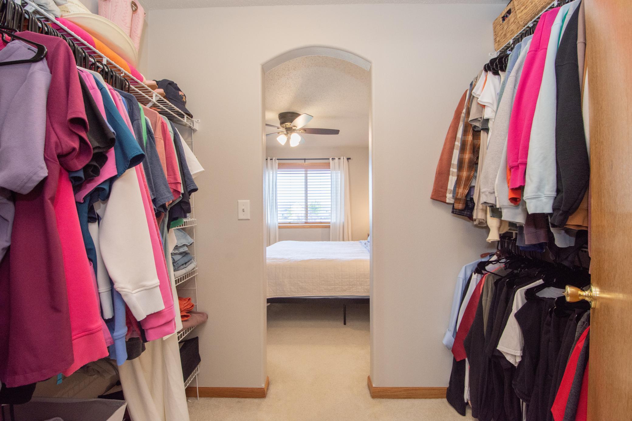 2004 twin home for sale at 1062 38 1/2 Avenue W in West Fargo, ND — 3 bed, 2 bath (photo 16 of 31)