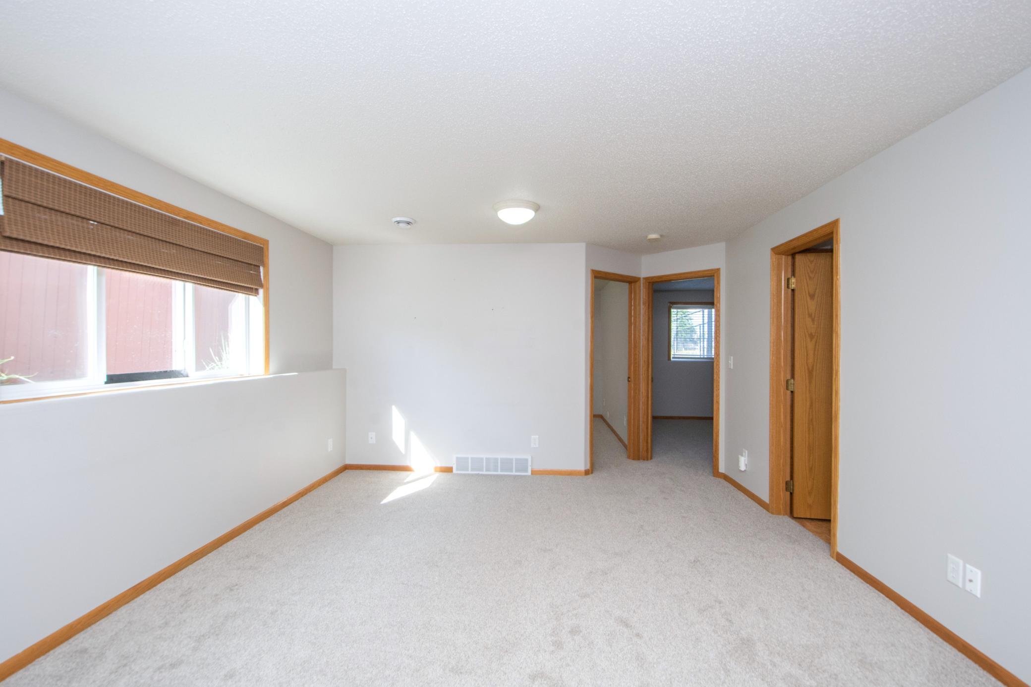 2004 twin home for sale at 1062 38 1/2 Avenue W in West Fargo, ND — 3 bed, 2 bath (photo 19 of 31)