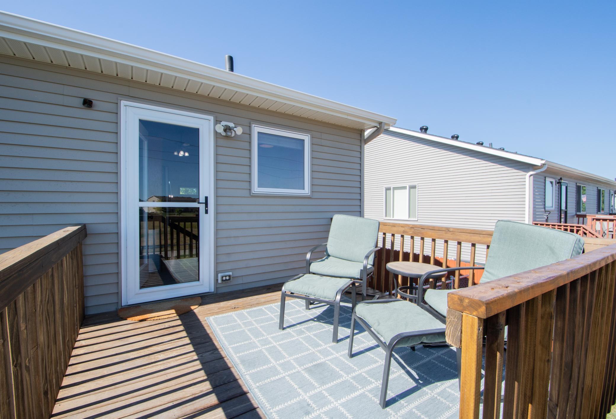 2004 twin home for sale at 1062 38 1/2 Avenue W in West Fargo, ND — 3 bed, 2 bath (photo 28 of 31)