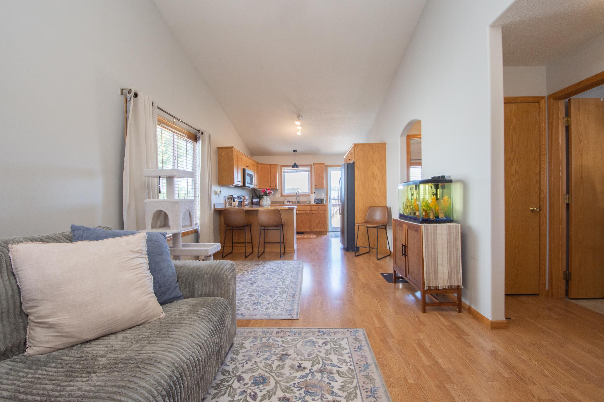 2004 twin home for sale at 1062 38 1/2 Avenue W in West Fargo, ND — 3 bed, 2 bath (photo 8 of 31)