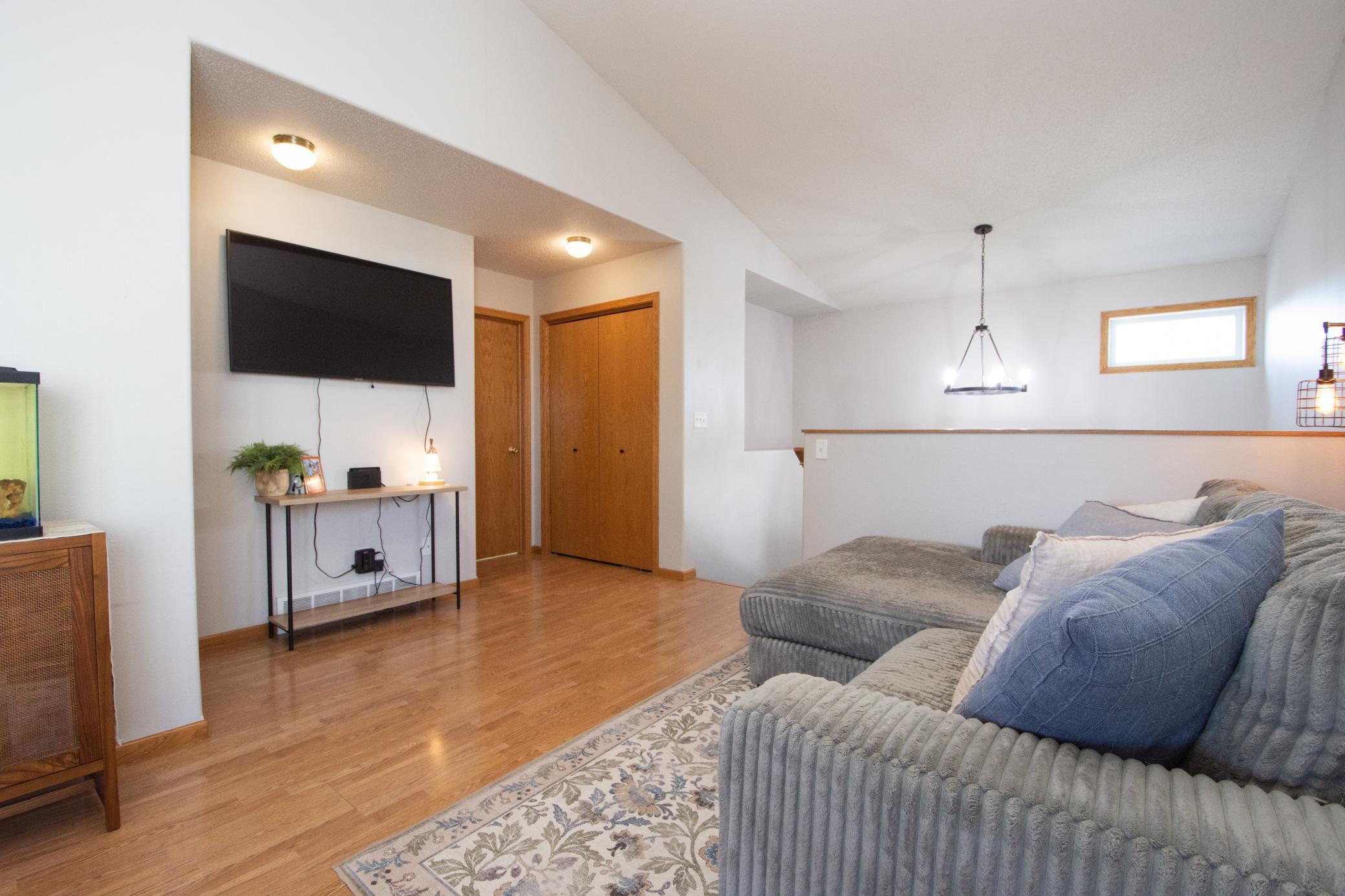 2004 twin home for sale at 1062 38 1/2 Avenue W in West Fargo, ND — 3 bed, 2 bath (photo 10 of 31)