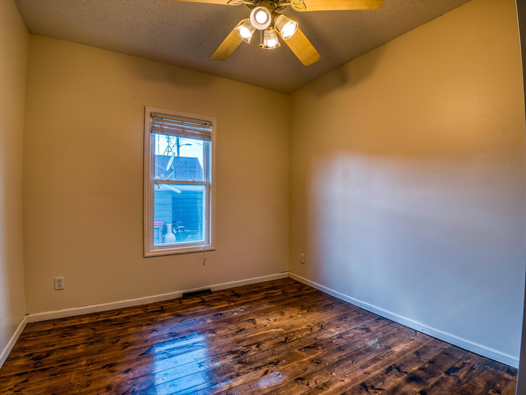 1890 single family home for sale at 118 E Colfax Street in Parkers Prairie, MN — 2 bed, 1 bath (photo 18 of 50)