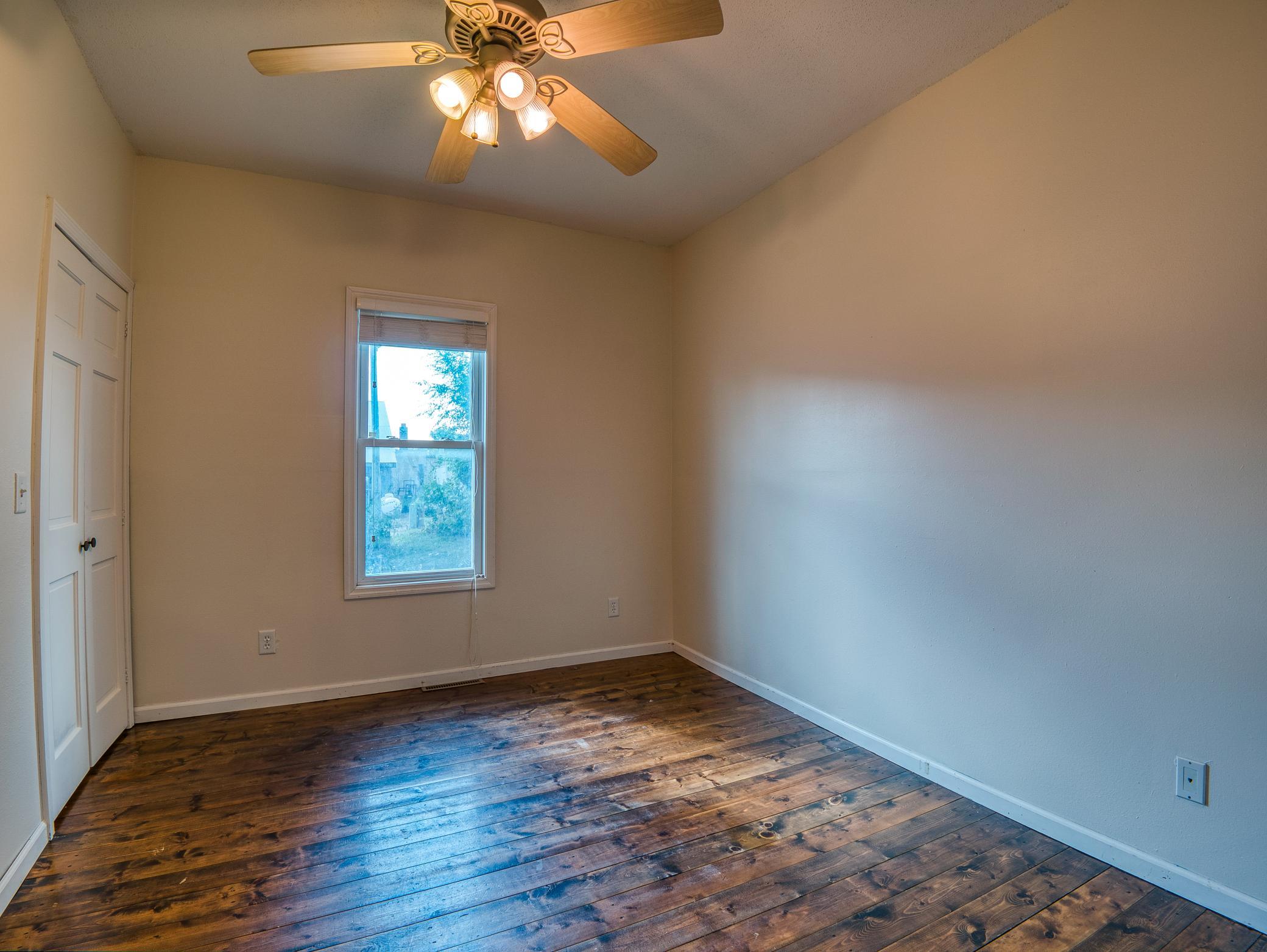 1890 single family home for sale at 118 E Colfax Street in Parkers Prairie, MN — 2 bed, 1 bath (photo 21 of 50)