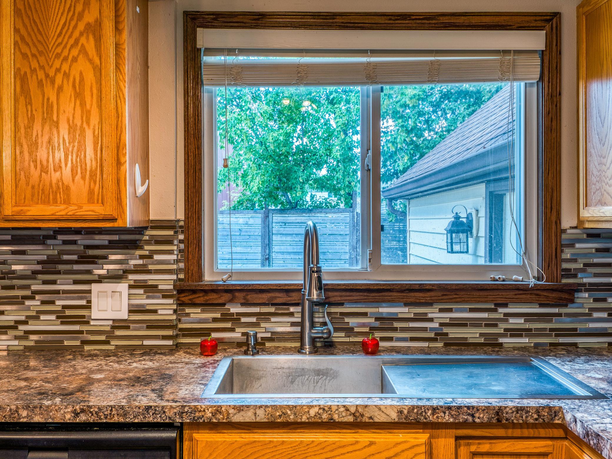 1890 single family home for sale at 118 E Colfax Street in Parkers Prairie, MN — 2 bed, 1 bath (photo 26 of 50)