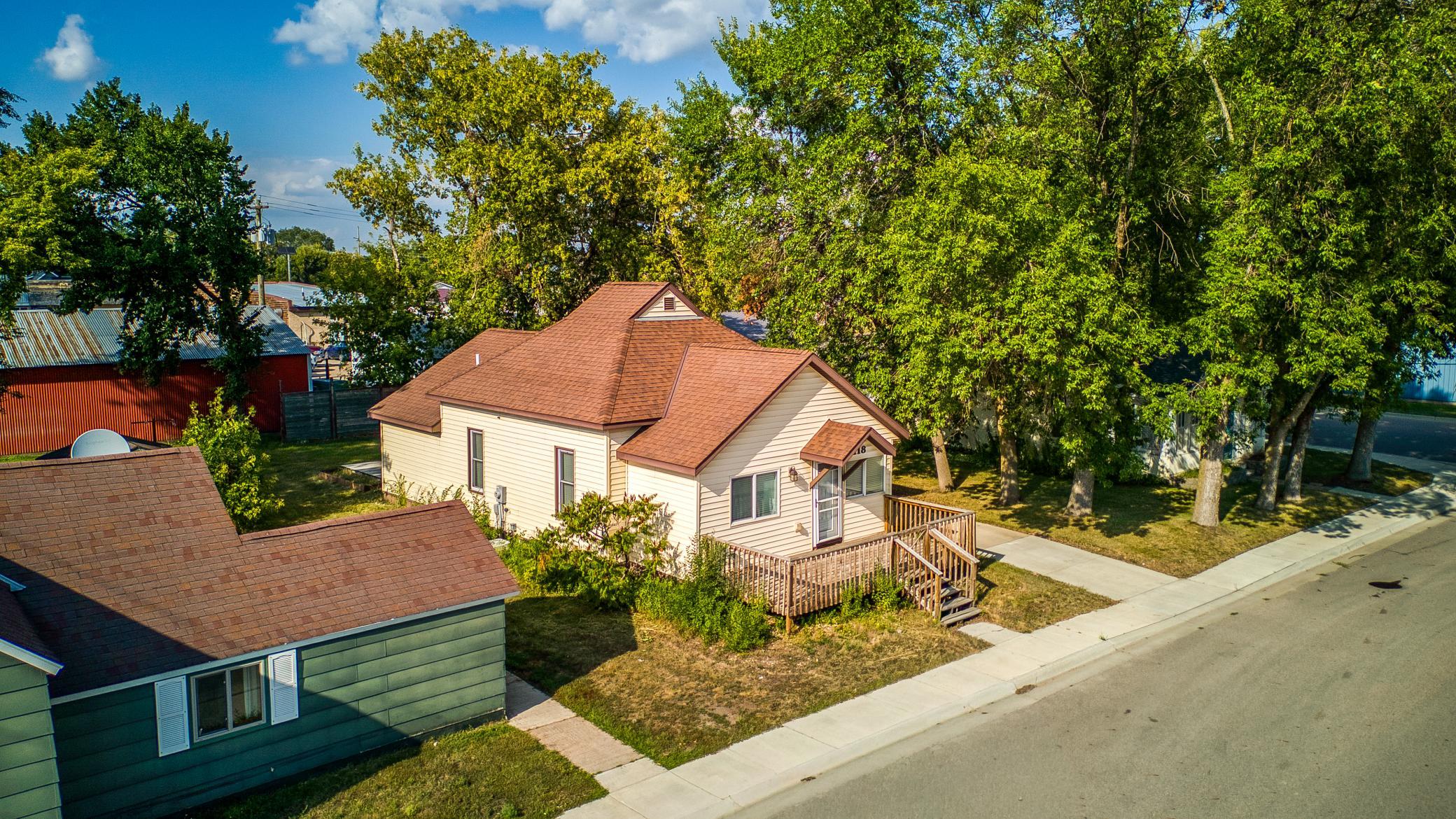 1890 single family home for sale at 118 E Colfax Street in Parkers Prairie, MN — 2 bed, 1 bath (photo 4 of 50)