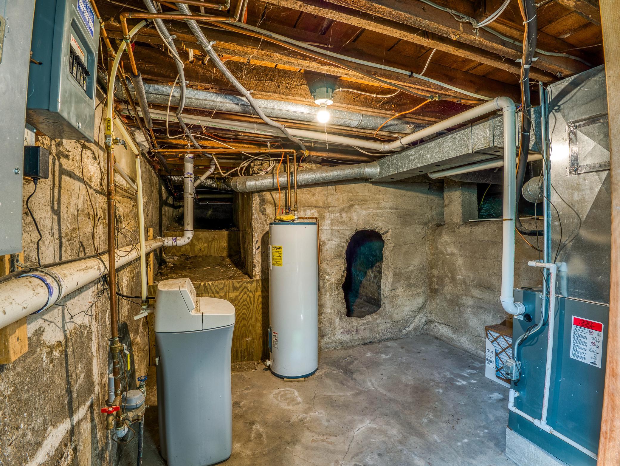 1890 single family home for sale at 118 E Colfax Street in Parkers Prairie, MN — 2 bed, 1 bath (photo 38 of 50)