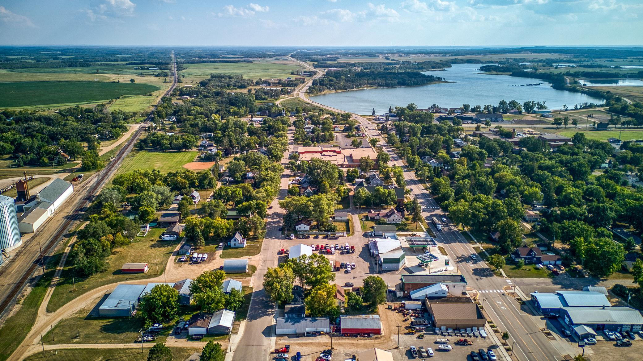 1890 single family home for sale at 118 E Colfax Street in Parkers Prairie, MN — 2 bed, 1 bath (photo 5 of 50)