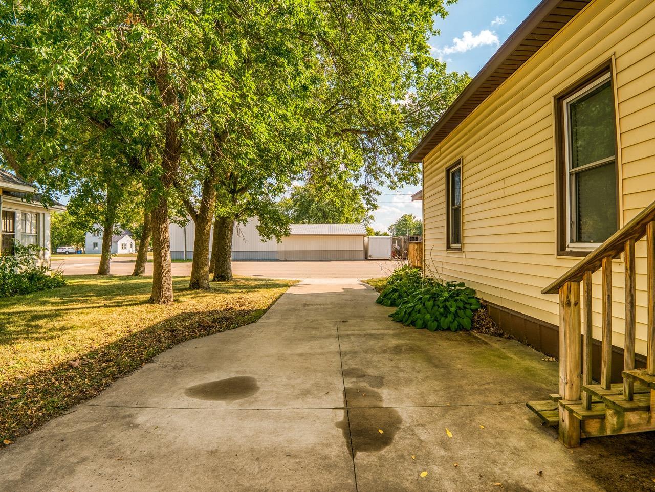 1890 single family home for sale at 118 E Colfax Street in Parkers Prairie, MN — 2 bed, 1 bath (photo 45 of 50)