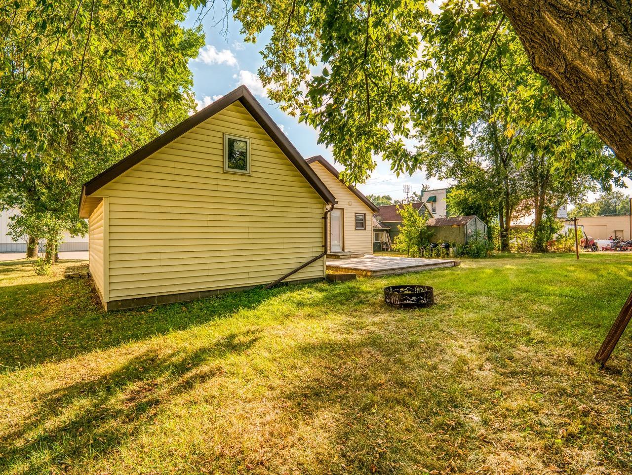 1890 single family home for sale at 118 E Colfax Street in Parkers Prairie, MN — 2 bed, 1 bath (photo 46 of 50)