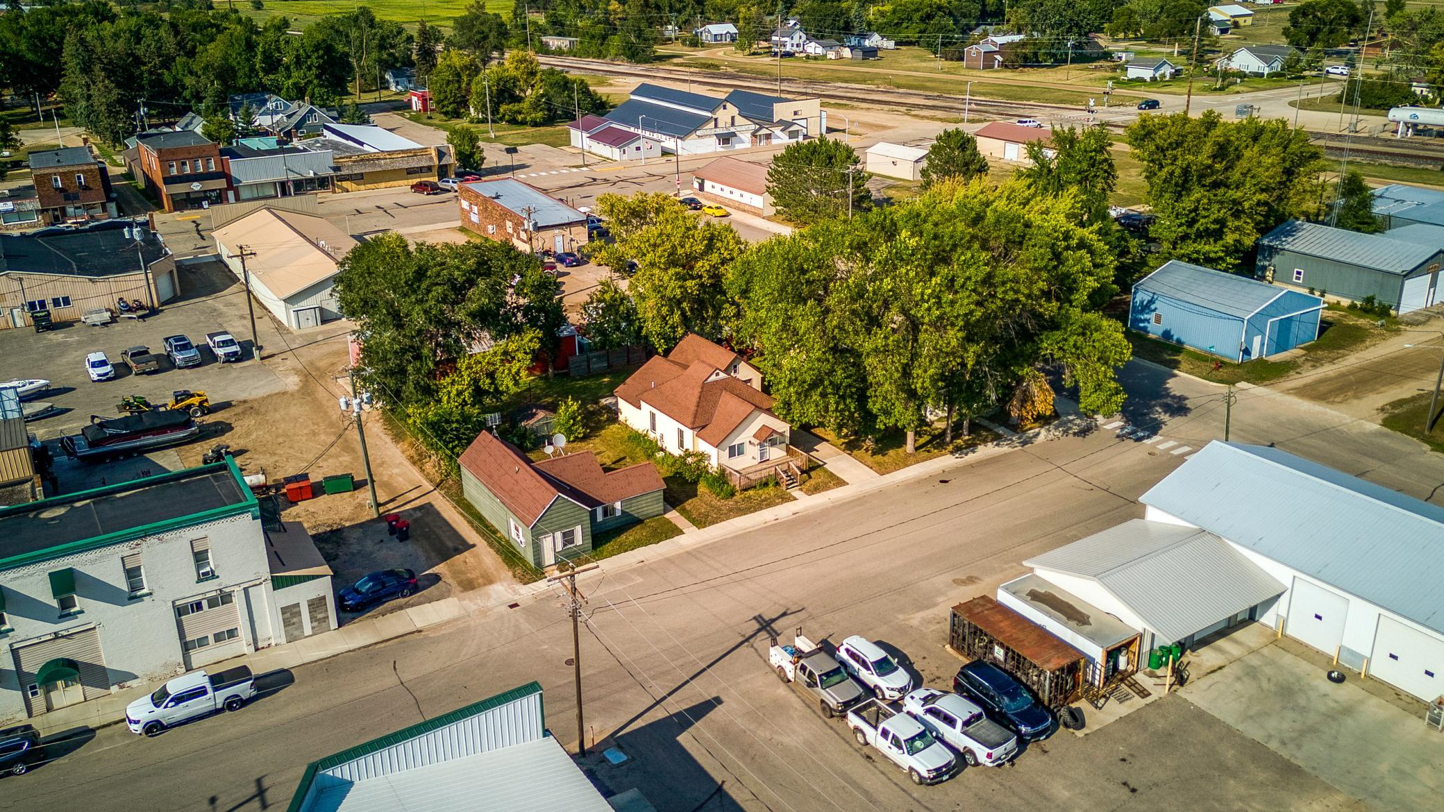1890 single family home for sale at 118 E Colfax Street in Parkers Prairie, MN — 2 bed, 1 bath (photo 7 of 50)