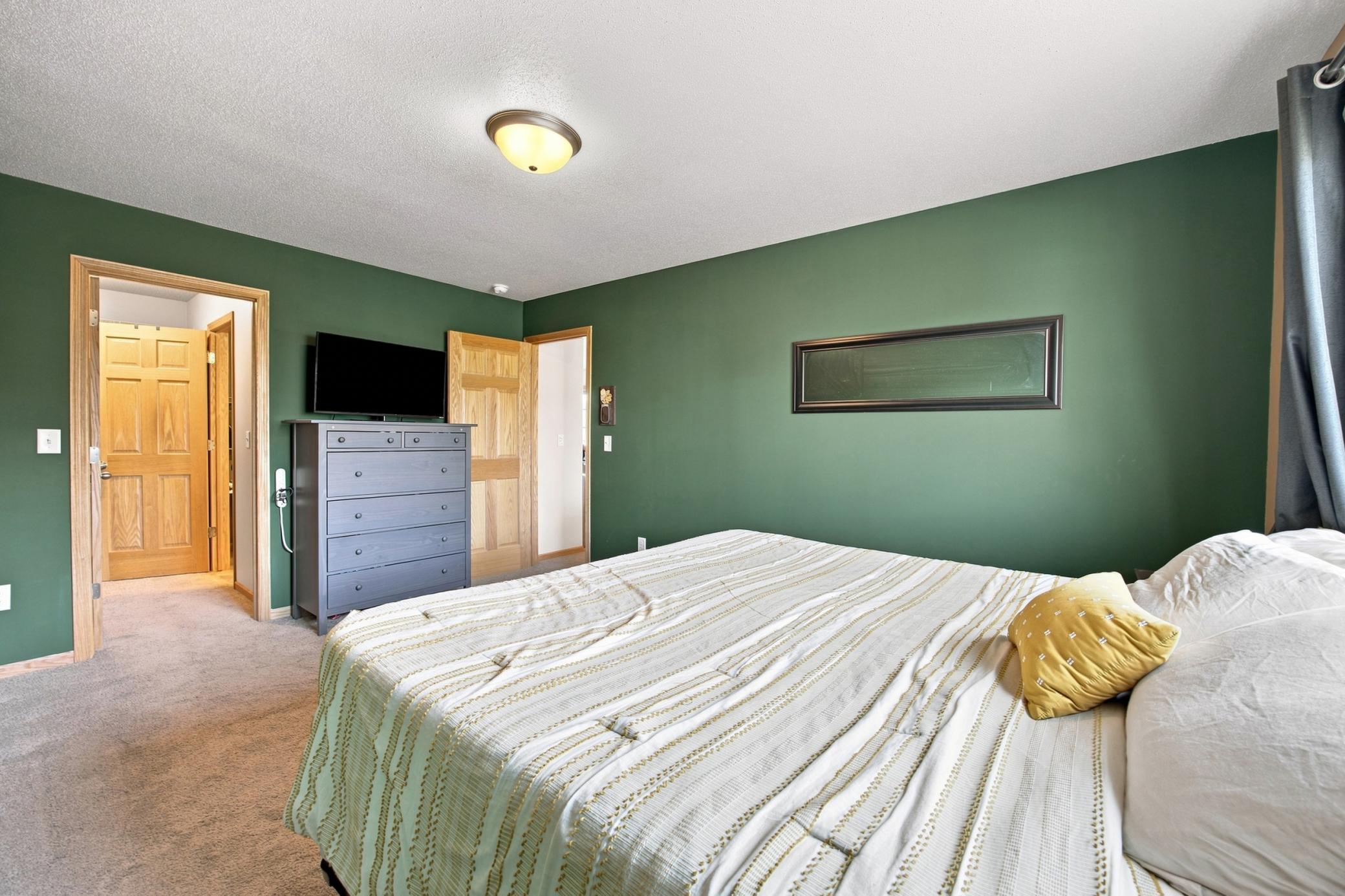 2013 twin home for sale at 3542 23rd Avenue S in Moorhead, MN — 3 bed, 2 bath (photo 16 of 27)