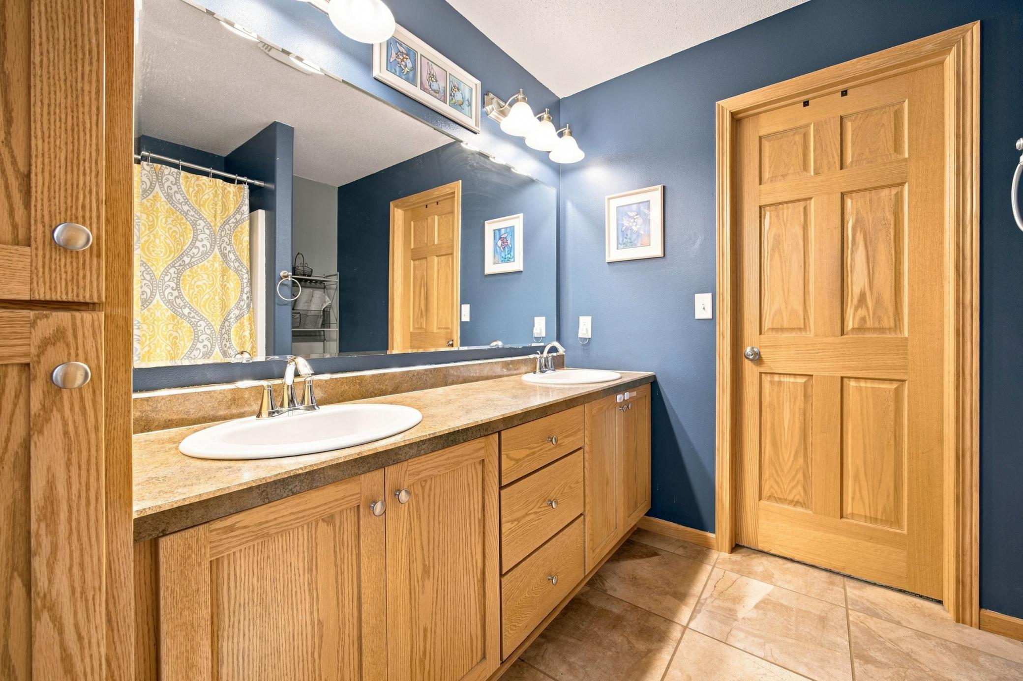 2013 twin home for sale at 3542 23rd Avenue S in Moorhead, MN — 3 bed, 2 bath (photo 18 of 27)
