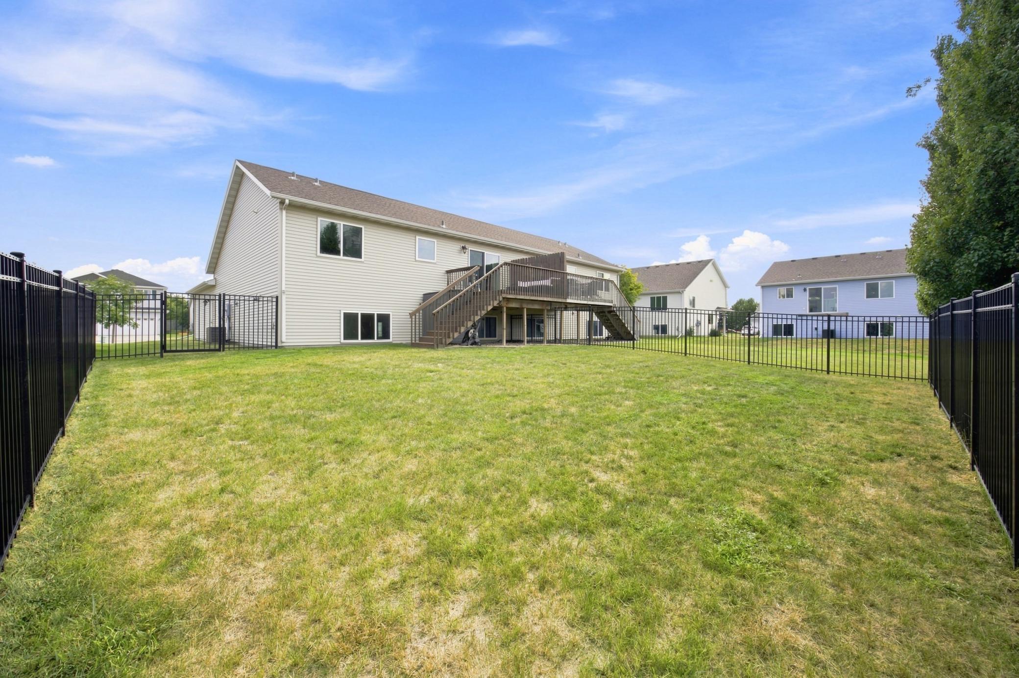 2013 twin home for sale at 3542 23rd Avenue S in Moorhead, MN — 3 bed, 2 bath (photo 25 of 27)