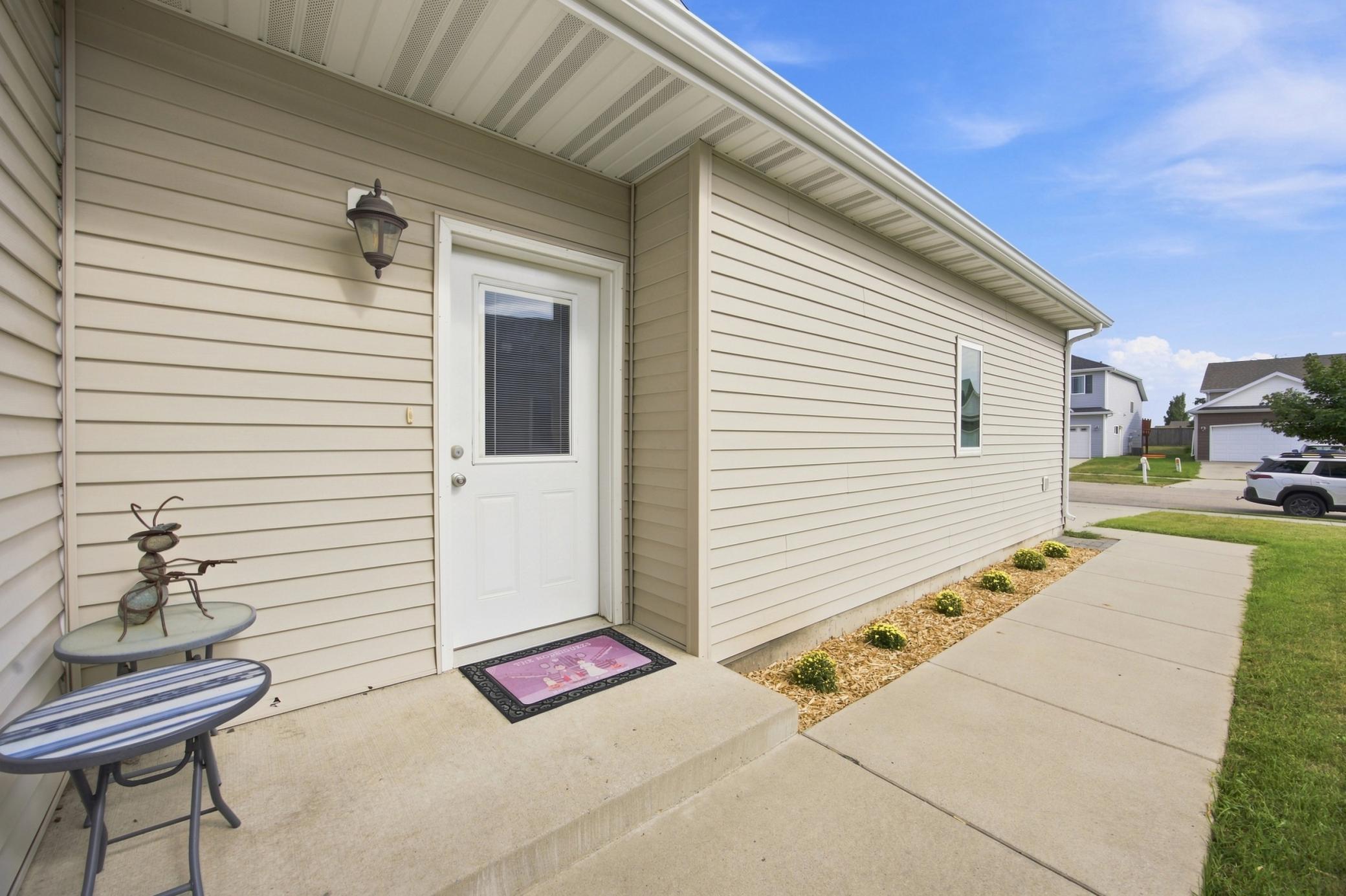 2013 twin home for sale at 3542 23rd Avenue S in Moorhead, MN — 3 bed, 2 bath (photo 4 of 27)