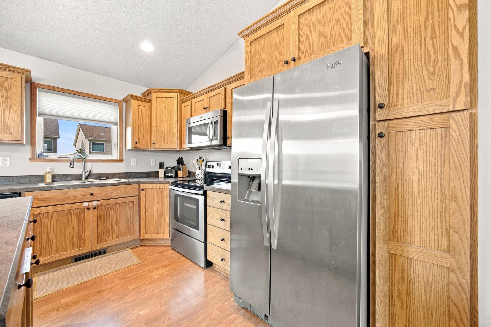 2013 twin home for sale at 3542 23rd Avenue S in Moorhead, MN — 3 bed, 2 bath (photo 7 of 27)
