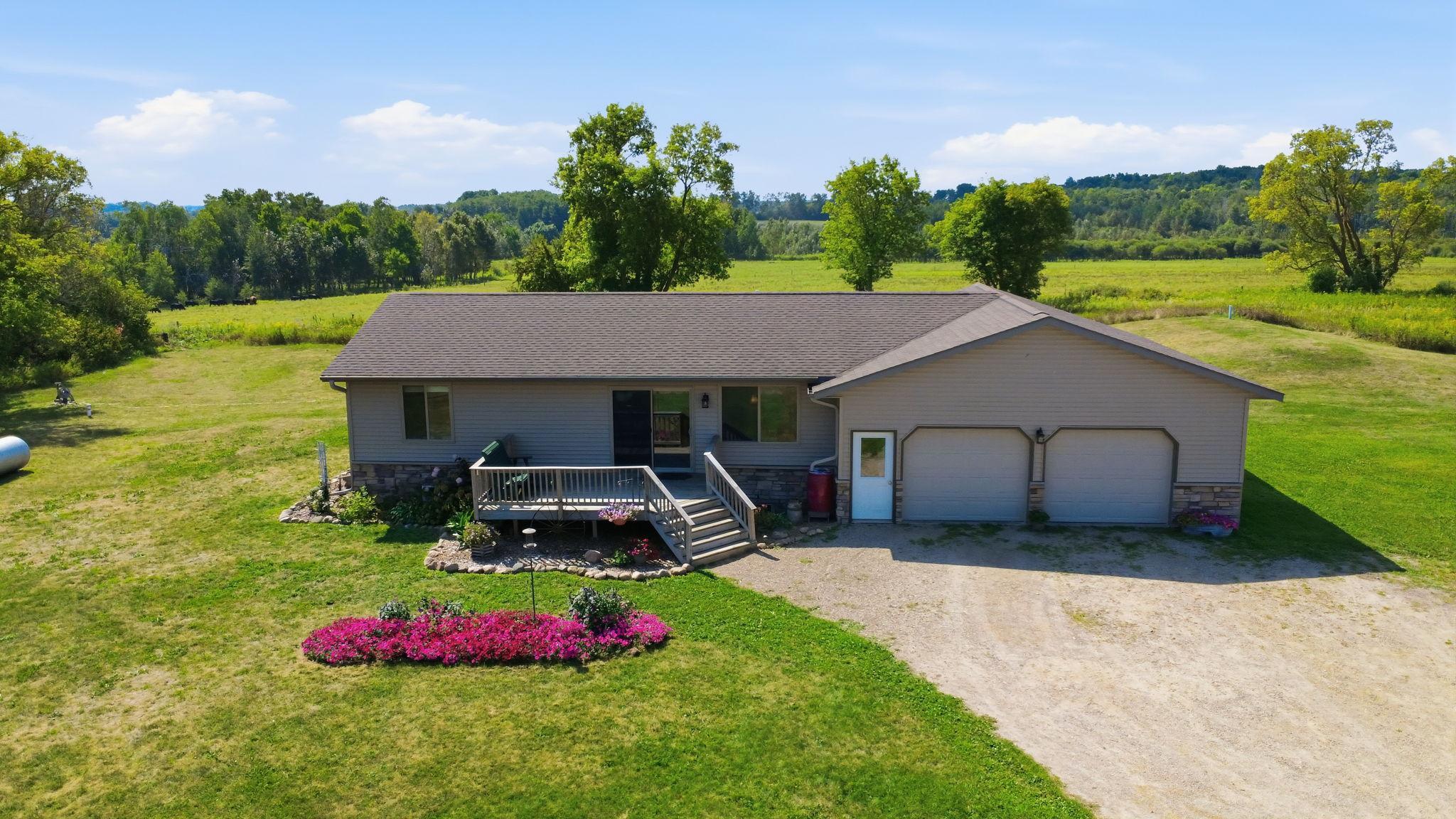 1985 single family home for sale at 26129 294th Street in Browerville, MN — 3 bed, 2 bath (photo 2 of 50)