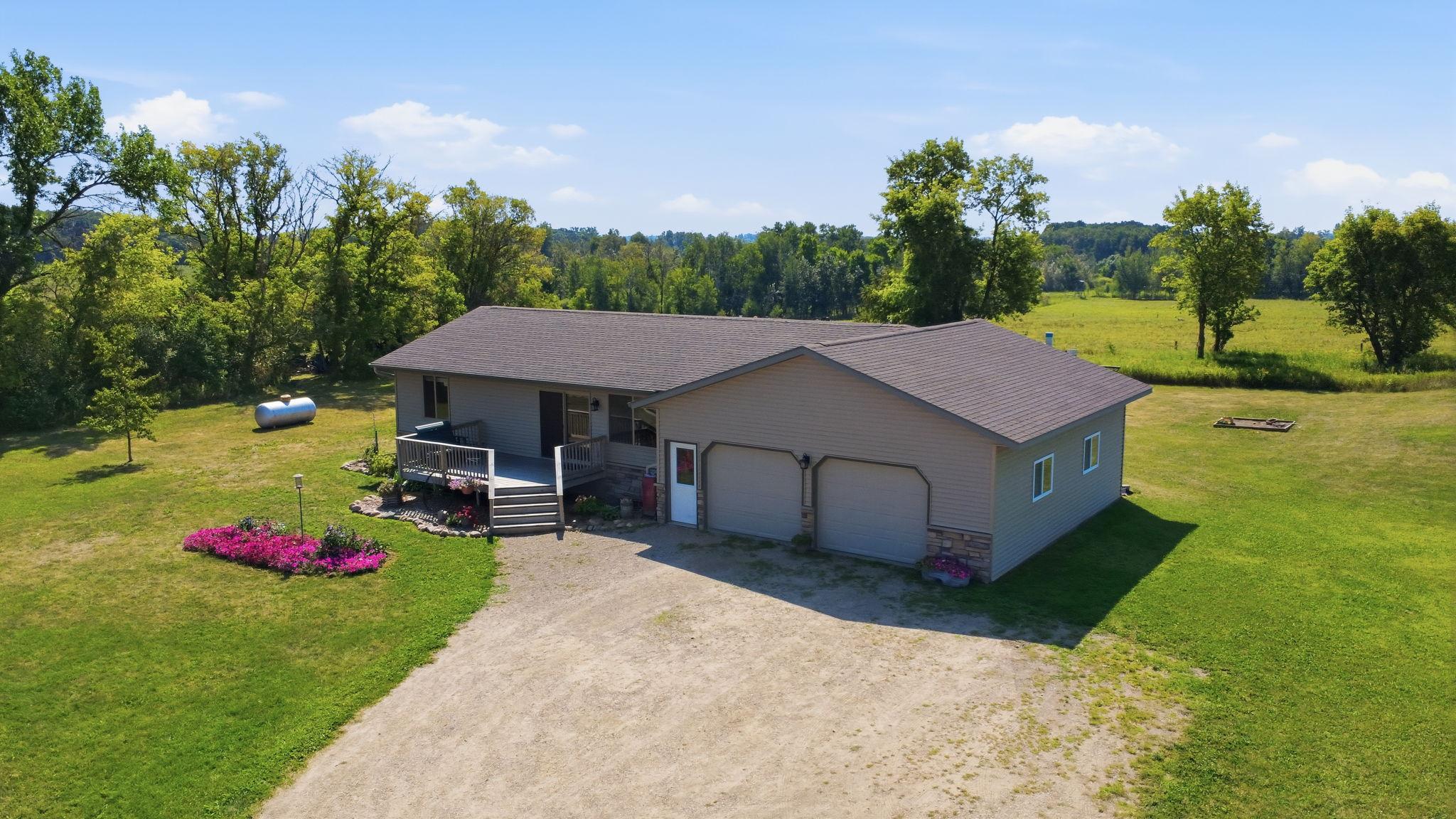 1985 single family home for sale at 26129 294th Street in Browerville, MN — 3 bed, 2 bath (photo 3 of 50)