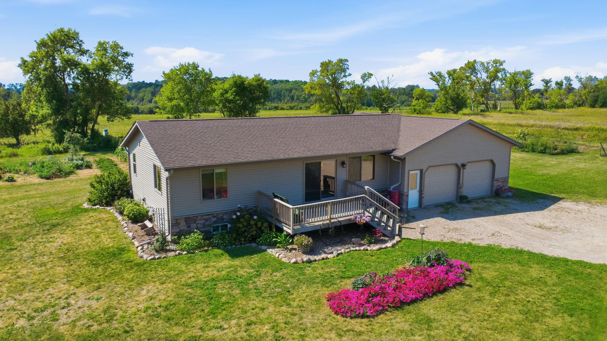1985 single family home for sale at 26129 294th Street in Browerville, MN — 3 bed, 2 bath (photo 4 of 50)