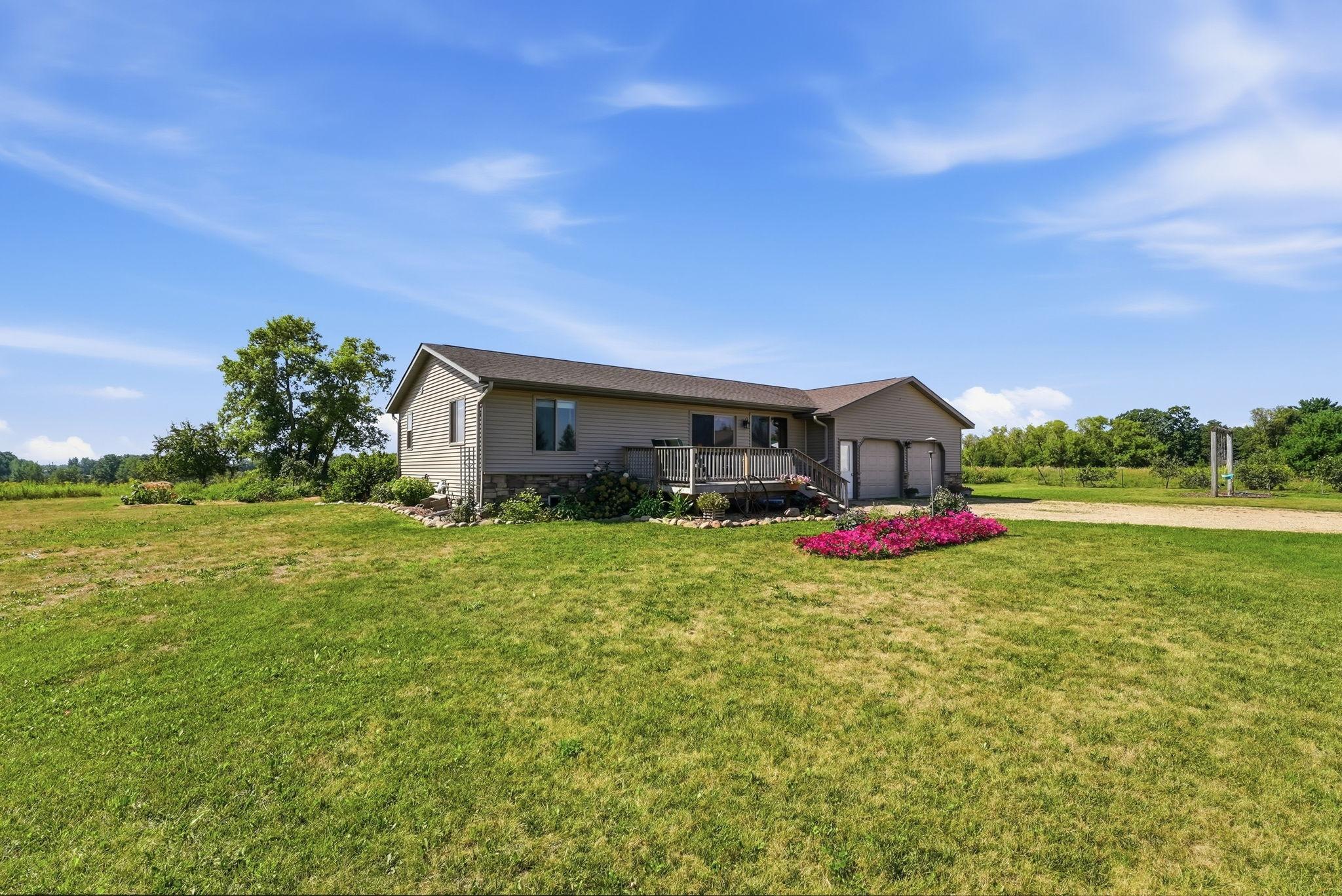 1985 single family home for sale at 26129 294th Street in Browerville, MN — 3 bed, 2 bath (photo 8 of 50)