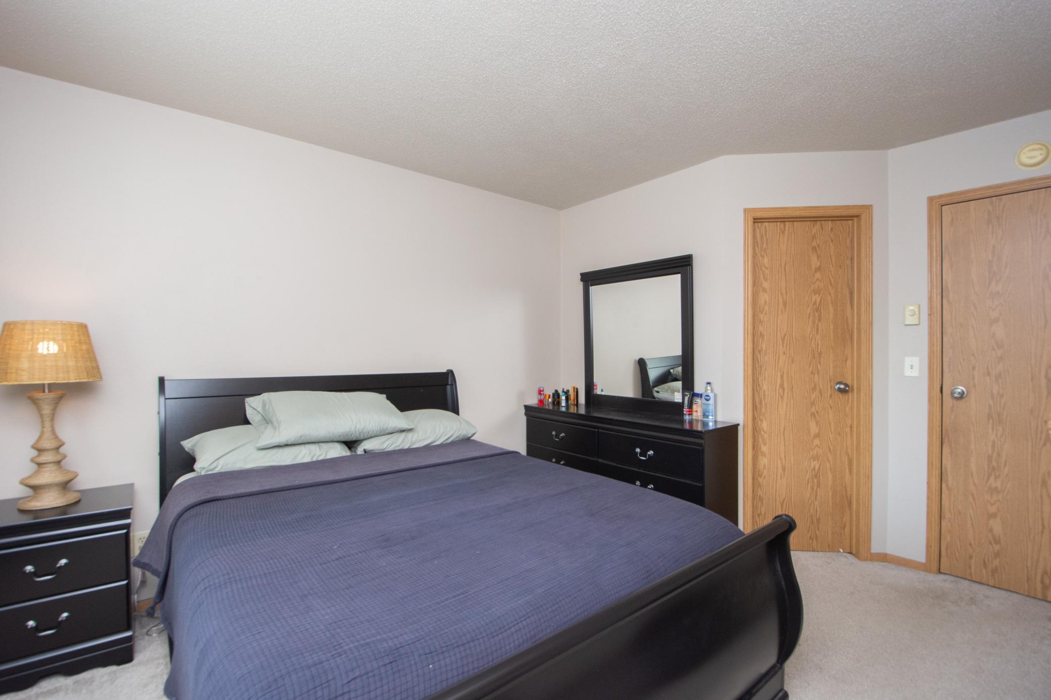 1999 single family home for sale at 5118 7th Lane S in Fargo, ND — 4 bed, 2 bath (photo 15 of 33)