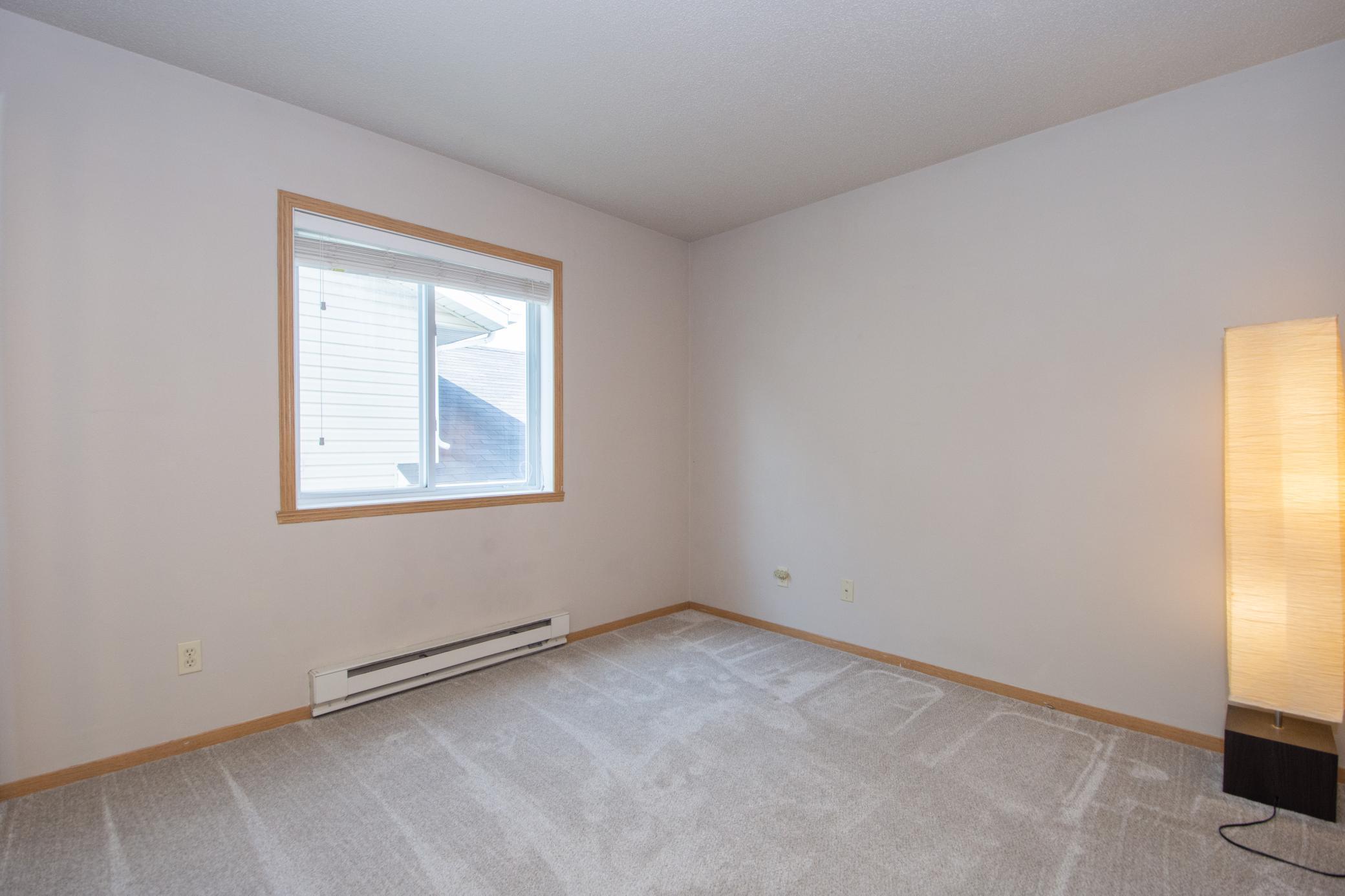 1999 single family home for sale at 5118 7th Lane S in Fargo, ND — 4 bed, 2 bath (photo 17 of 33)