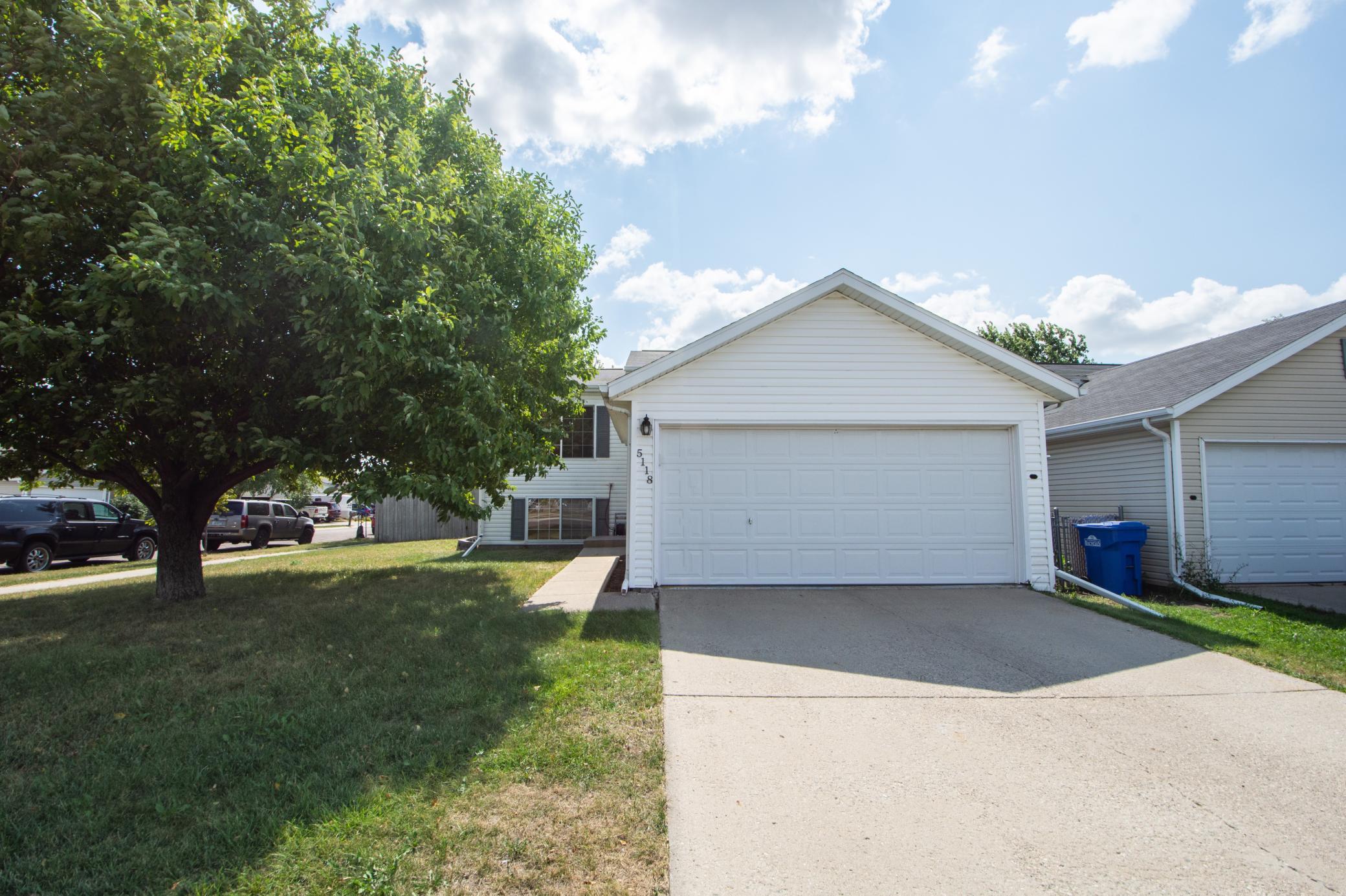 1999 single family home for sale at 5118 7th Lane S in Fargo, ND — 4 bed, 2 bath (photo 3 of 33)