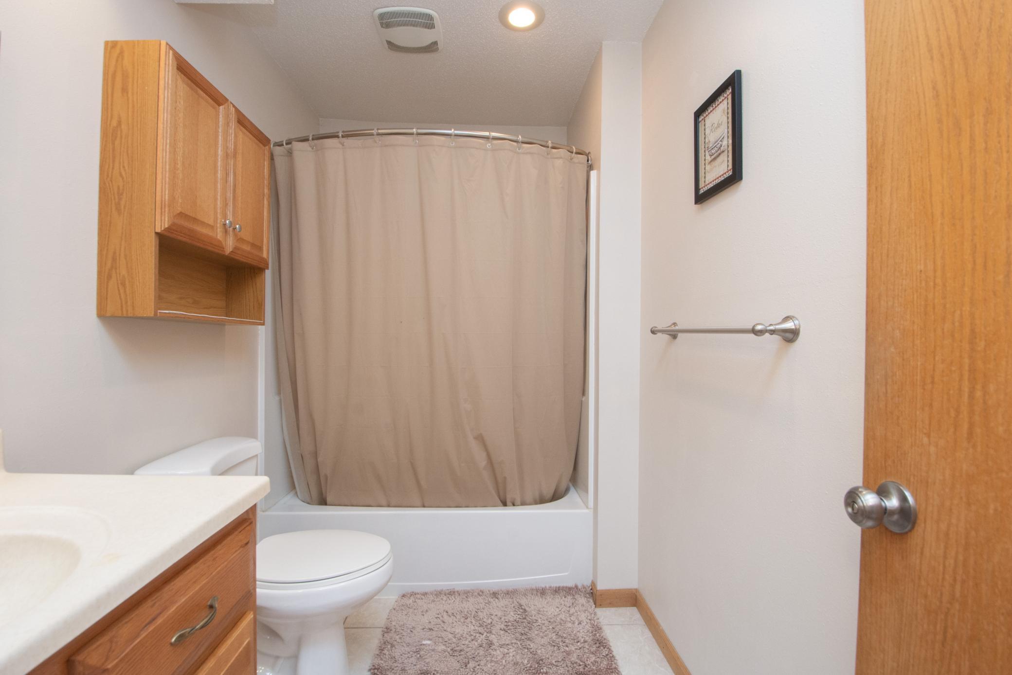 1999 single family home for sale at 5118 7th Lane S in Fargo, ND — 4 bed, 2 bath (photo 23 of 33)