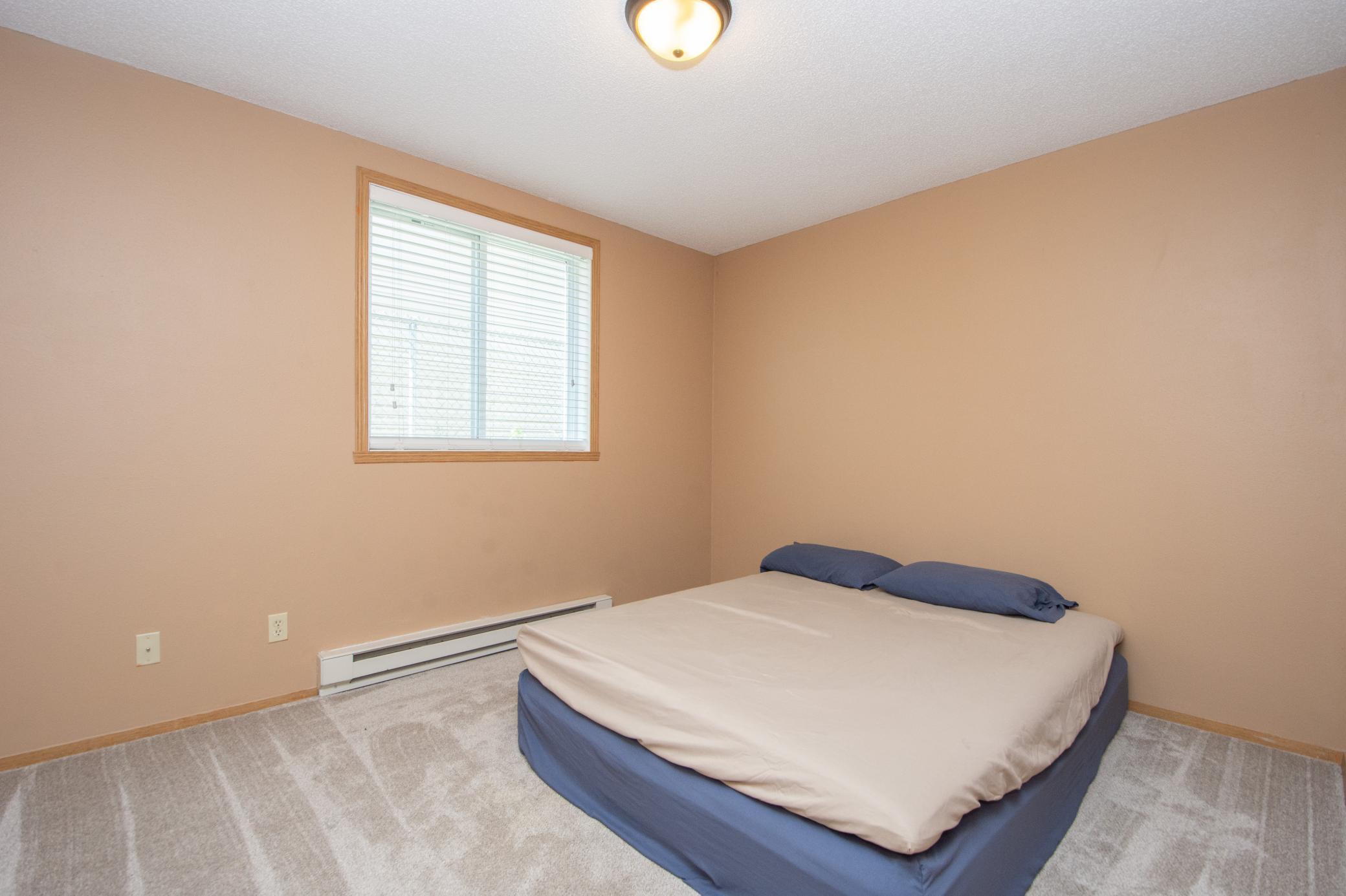 1999 single family home for sale at 5118 7th Lane S in Fargo, ND — 4 bed, 2 bath (photo 25 of 33)