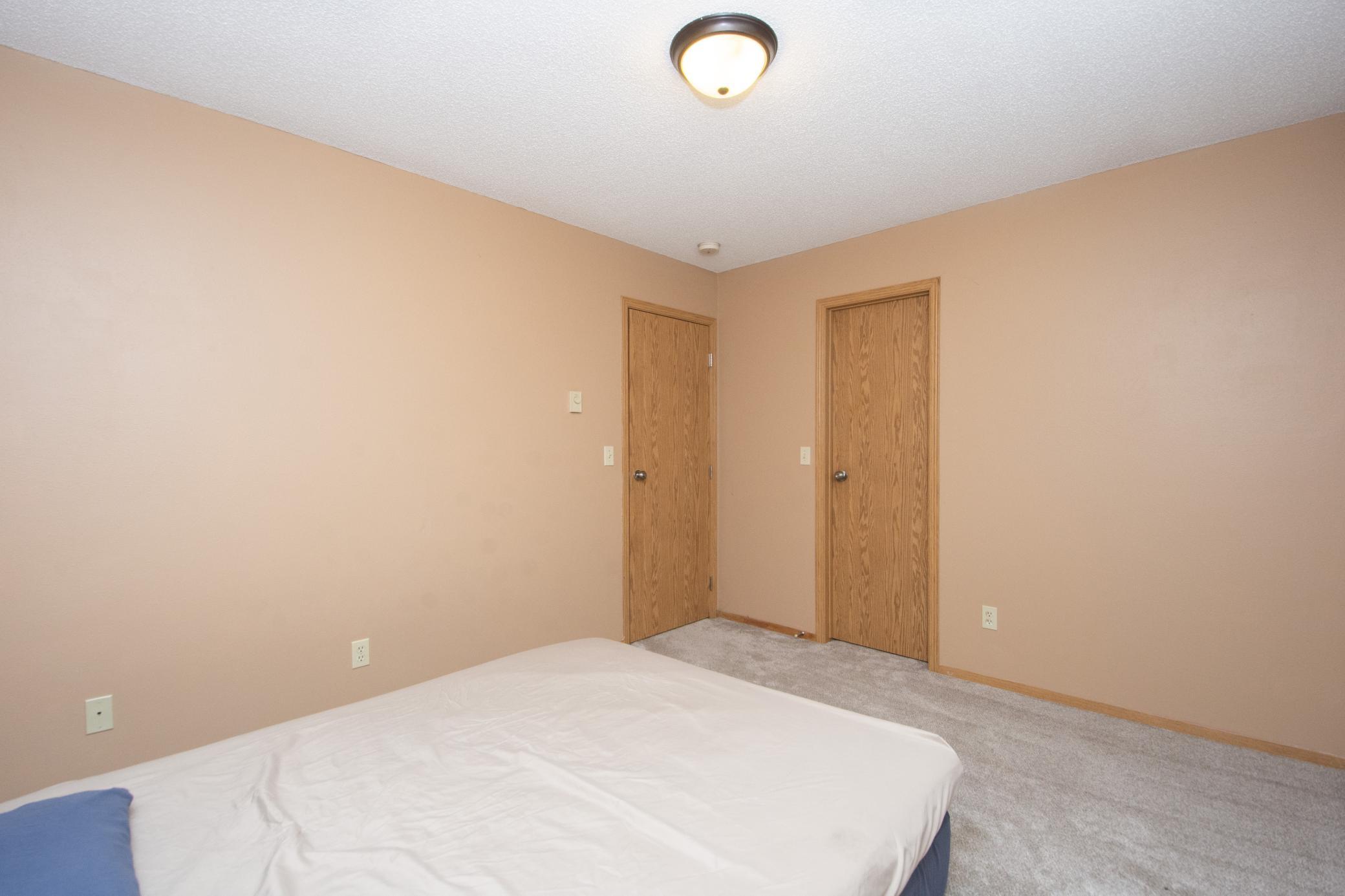 1999 single family home for sale at 5118 7th Lane S in Fargo, ND — 4 bed, 2 bath (photo 26 of 33)