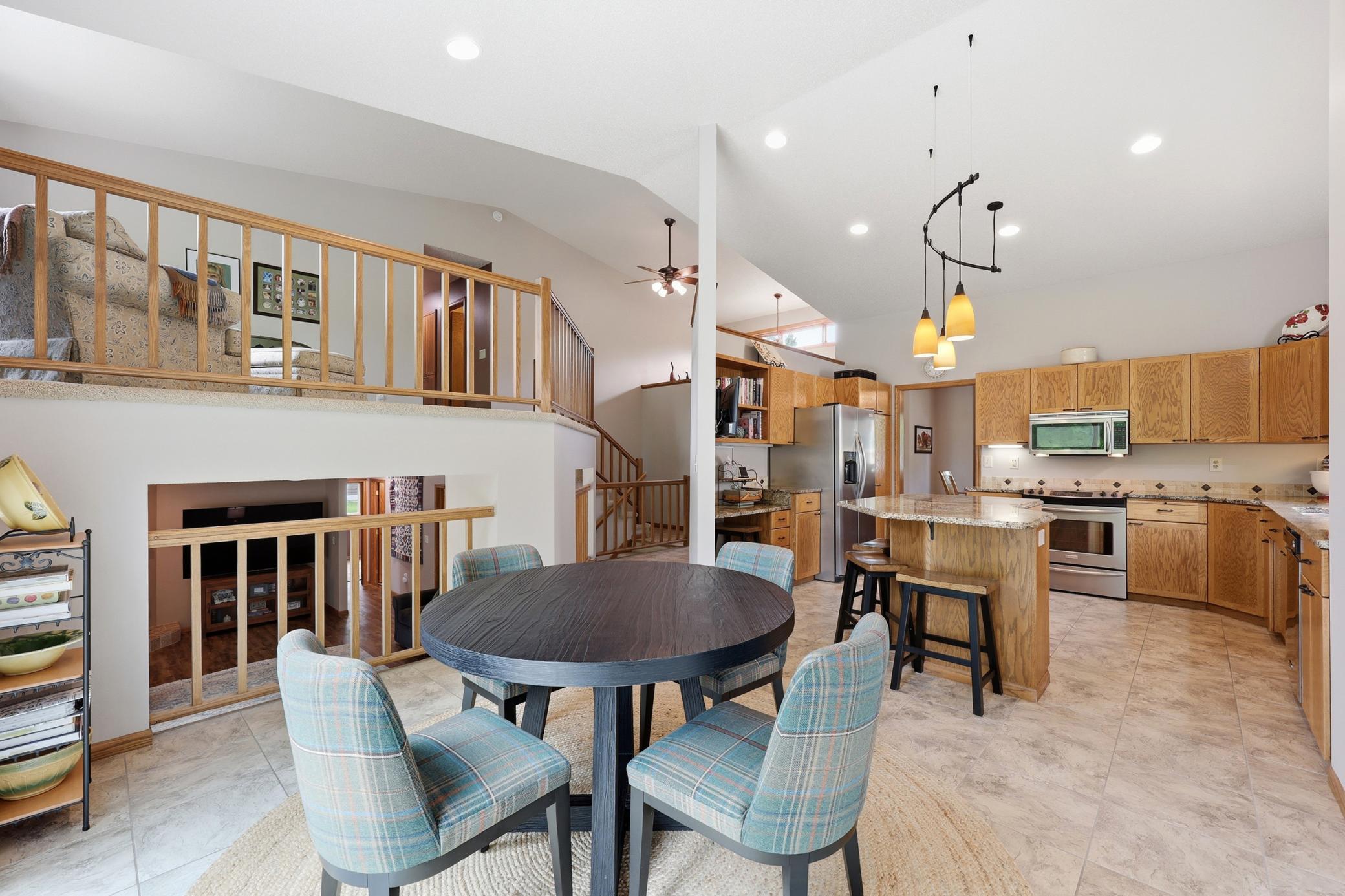 1990 single family home for sale at 2608 25th Avenue S in Fargo, ND — 4 bed, 3 bath (photo 14 of 51)