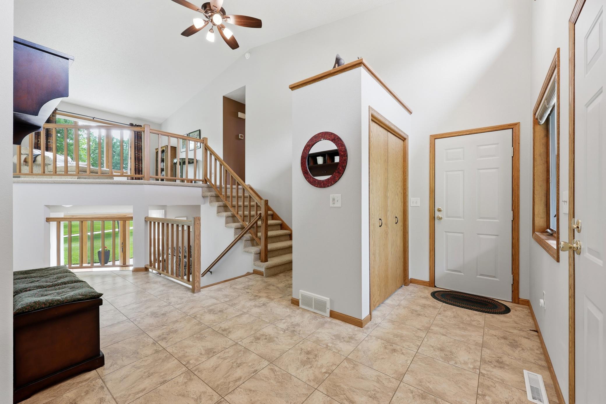 1990 single family home for sale at 2608 25th Avenue S in Fargo, ND — 4 bed, 3 bath (photo 6 of 51)
