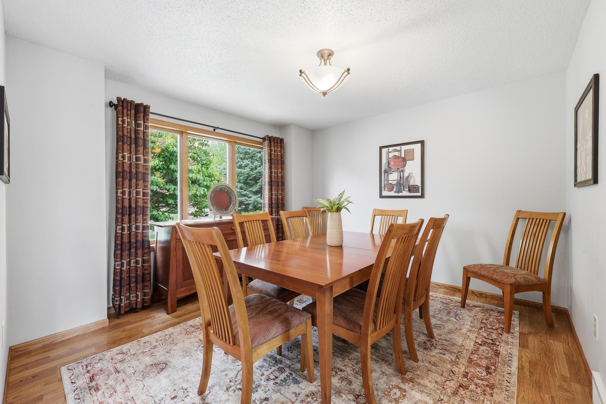 1990 single family home for sale at 2608 25th Avenue S in Fargo, ND — 4 bed, 3 bath (photo 8 of 51)