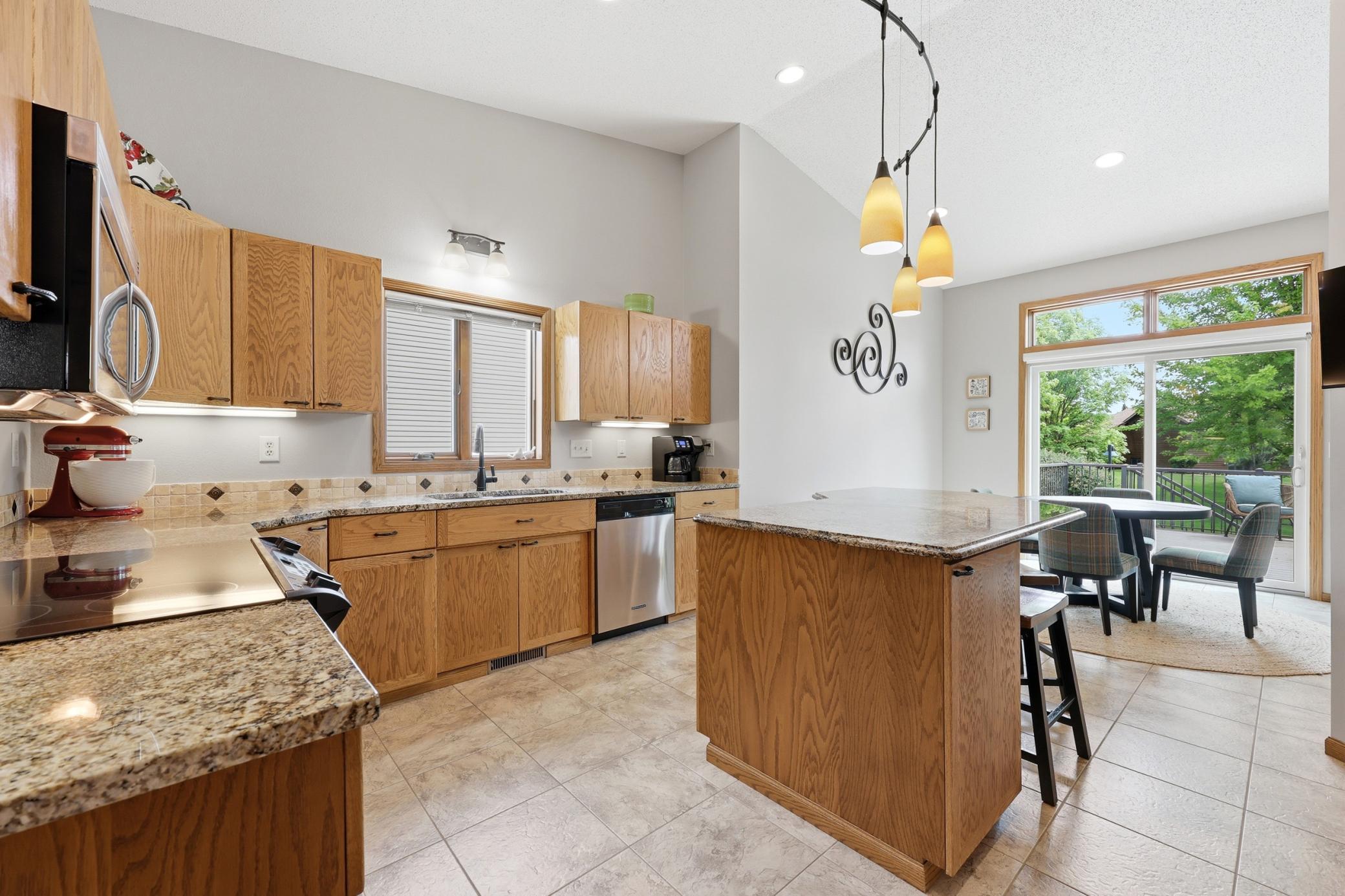 1990 single family home for sale at 2608 25th Avenue S in Fargo, ND — 4 bed, 3 bath (photo 9 of 51)