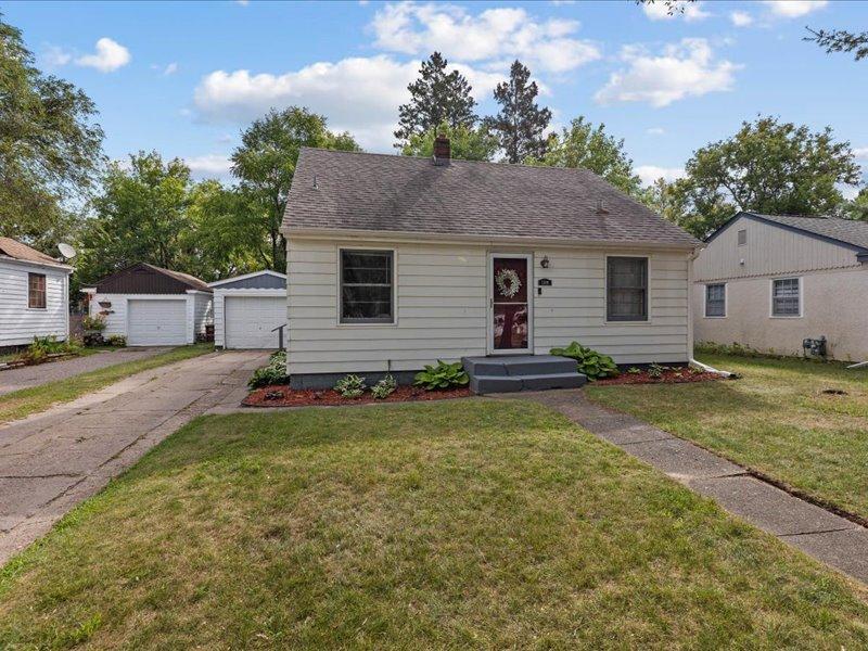 1949 single family home for sale at 1309 S 7th Street in Brainerd, MN — 3 bed, 1 bath (photo 18 of 26)