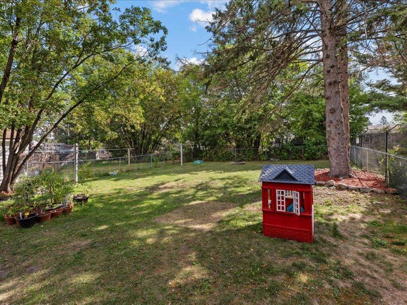 1949 single family home for sale at 1309 S 7th Street in Brainerd, MN — 3 bed, 1 bath (photo 20 of 26)