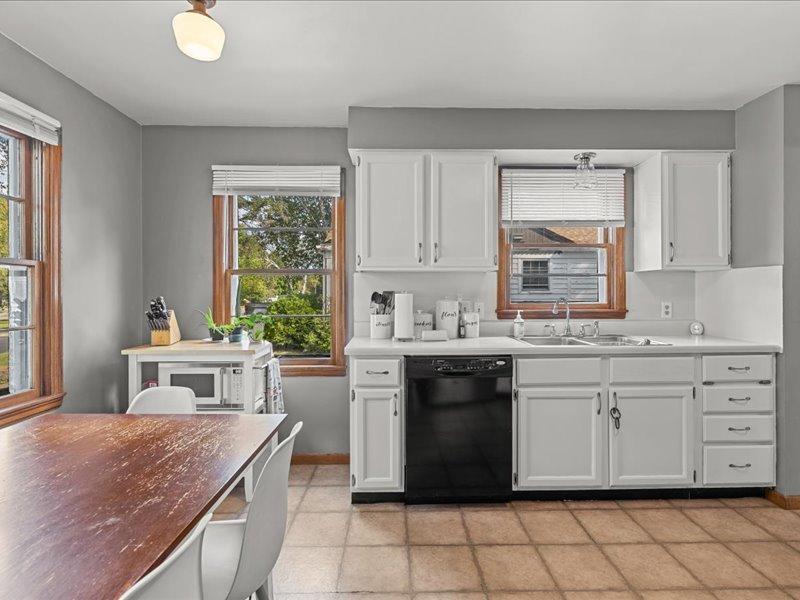 1949 single family home for sale at 1309 S 7th Street in Brainerd, MN — 3 bed, 1 bath (photo 7 of 26)