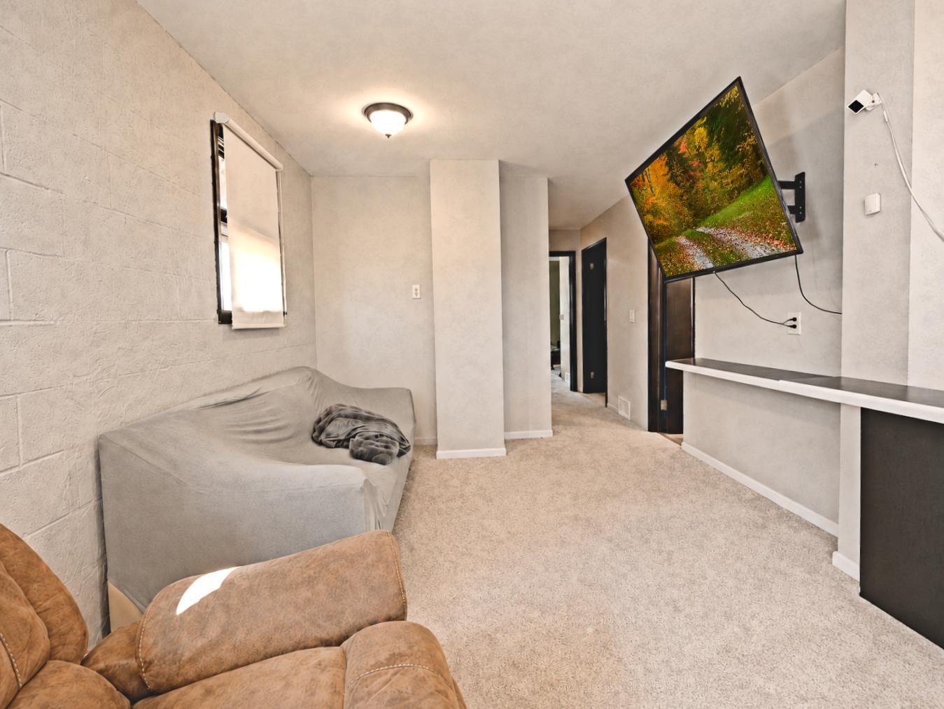 1961 duplex for sale at 420 S Pokegama Avenue in Grand Rapids, MN — 3 bed, 2 bath (photo 4 of 22)