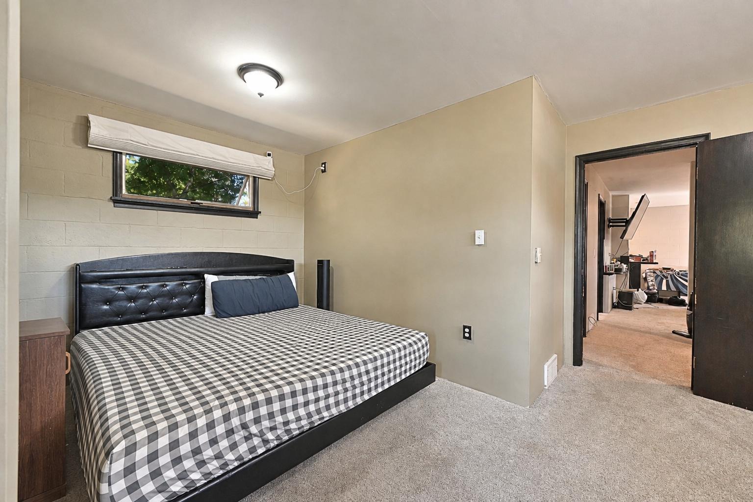 1961 duplex for sale at 420 S Pokegama Avenue in Grand Rapids, MN — 3 bed, 2 bath (photo 5 of 22)