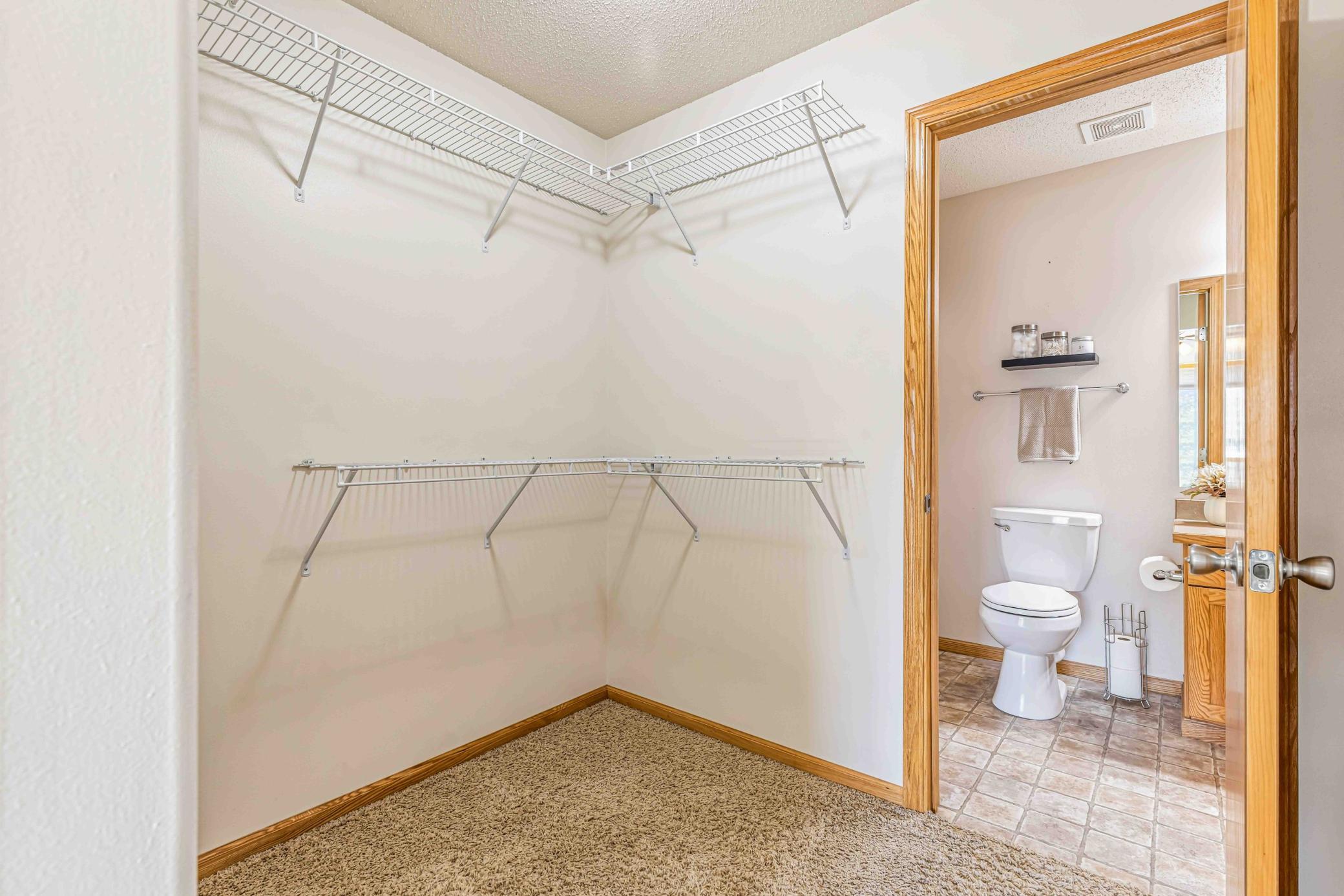 2007 twin home for sale at 605 13 1/2 Avenue E in West Fargo, ND — 3 bed, 2 bath (photo 13 of 29)