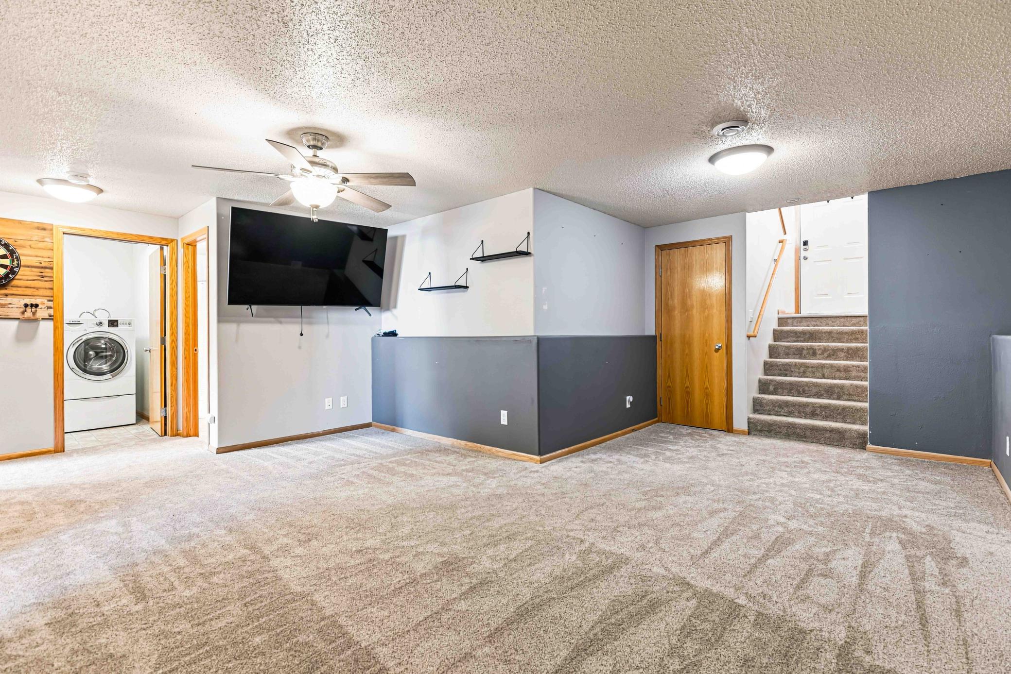 2007 twin home for sale at 605 13 1/2 Avenue E in West Fargo, ND — 3 bed, 2 bath (photo 17 of 29)