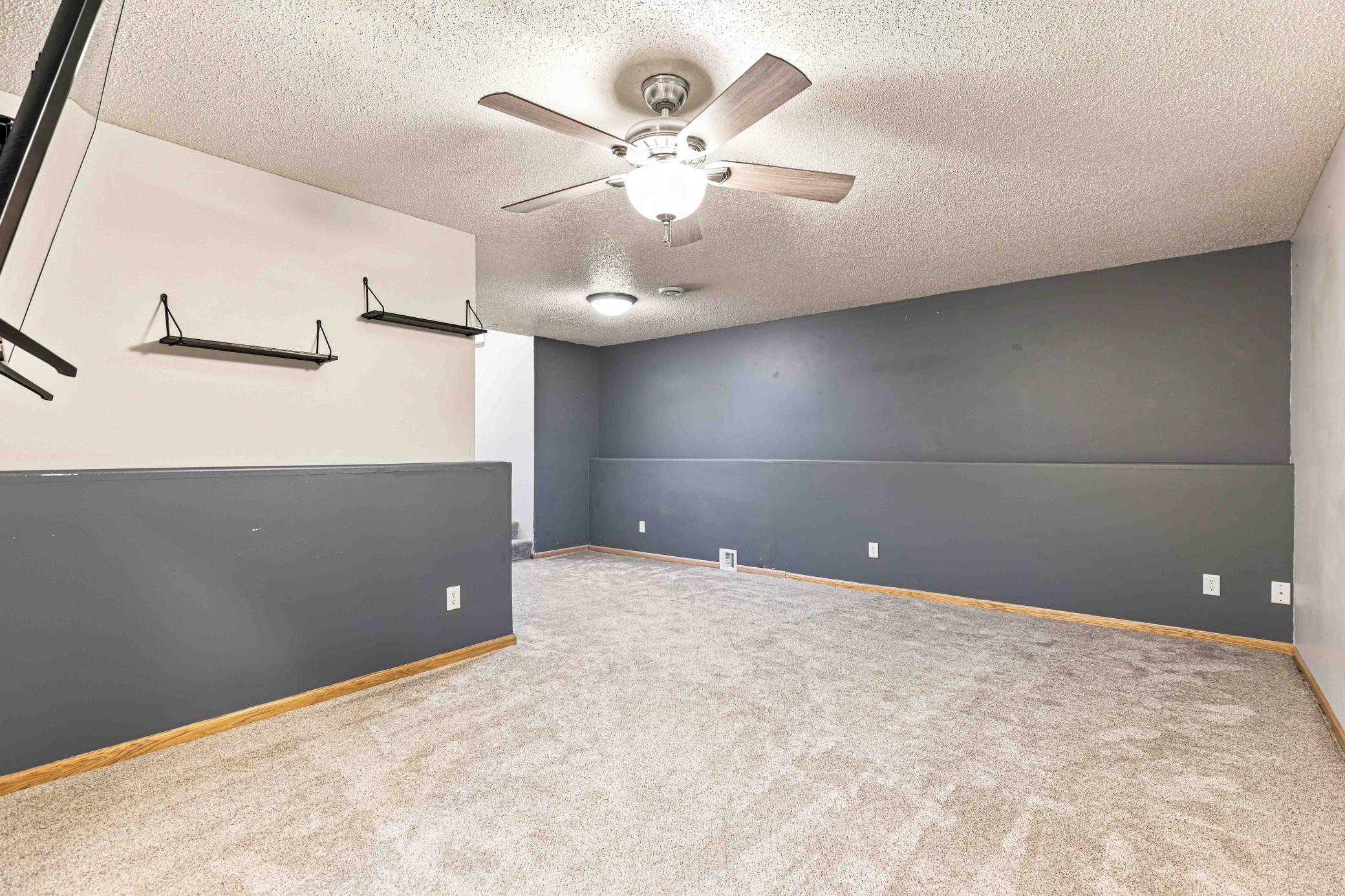 2007 twin home for sale at 605 13 1/2 Avenue E in West Fargo, ND — 3 bed, 2 bath (photo 19 of 29)