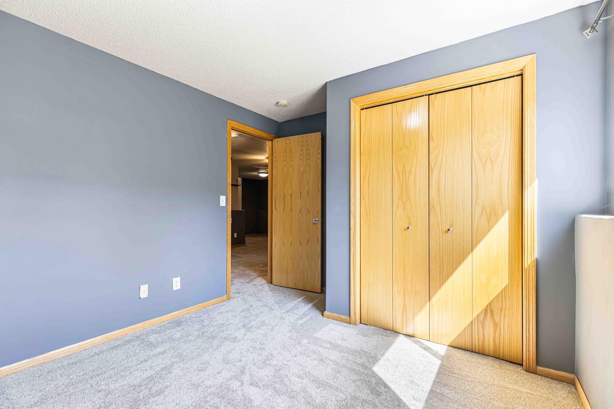 2007 twin home for sale at 605 13 1/2 Avenue E in West Fargo, ND — 3 bed, 2 bath (photo 24 of 29)