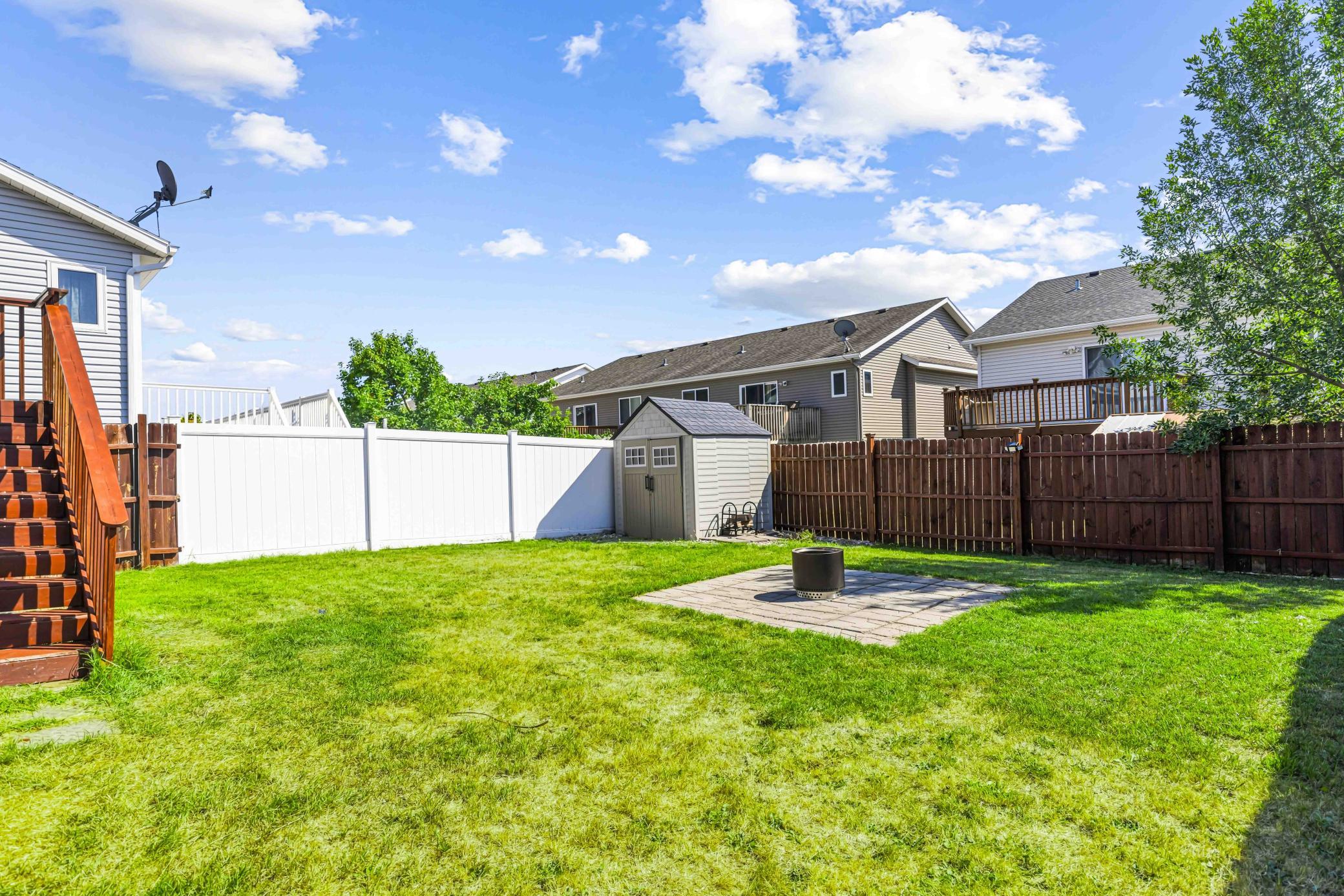 2007 twin home for sale at 605 13 1/2 Avenue E in West Fargo, ND — 3 bed, 2 bath (photo 28 of 29)