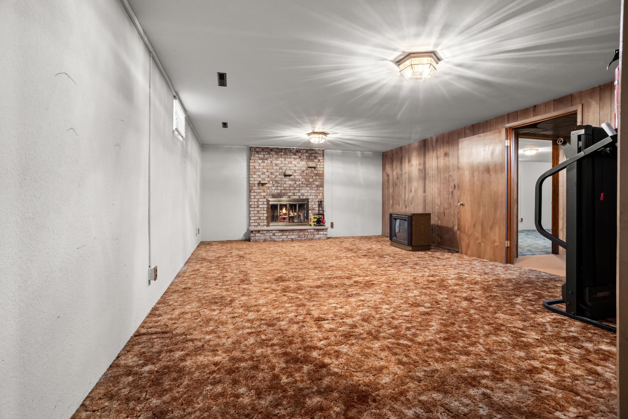 1966 single family home for sale at 2503 14th Street S in Moorhead, MN — 3 bed, 2 bath (photo 18 of 29)