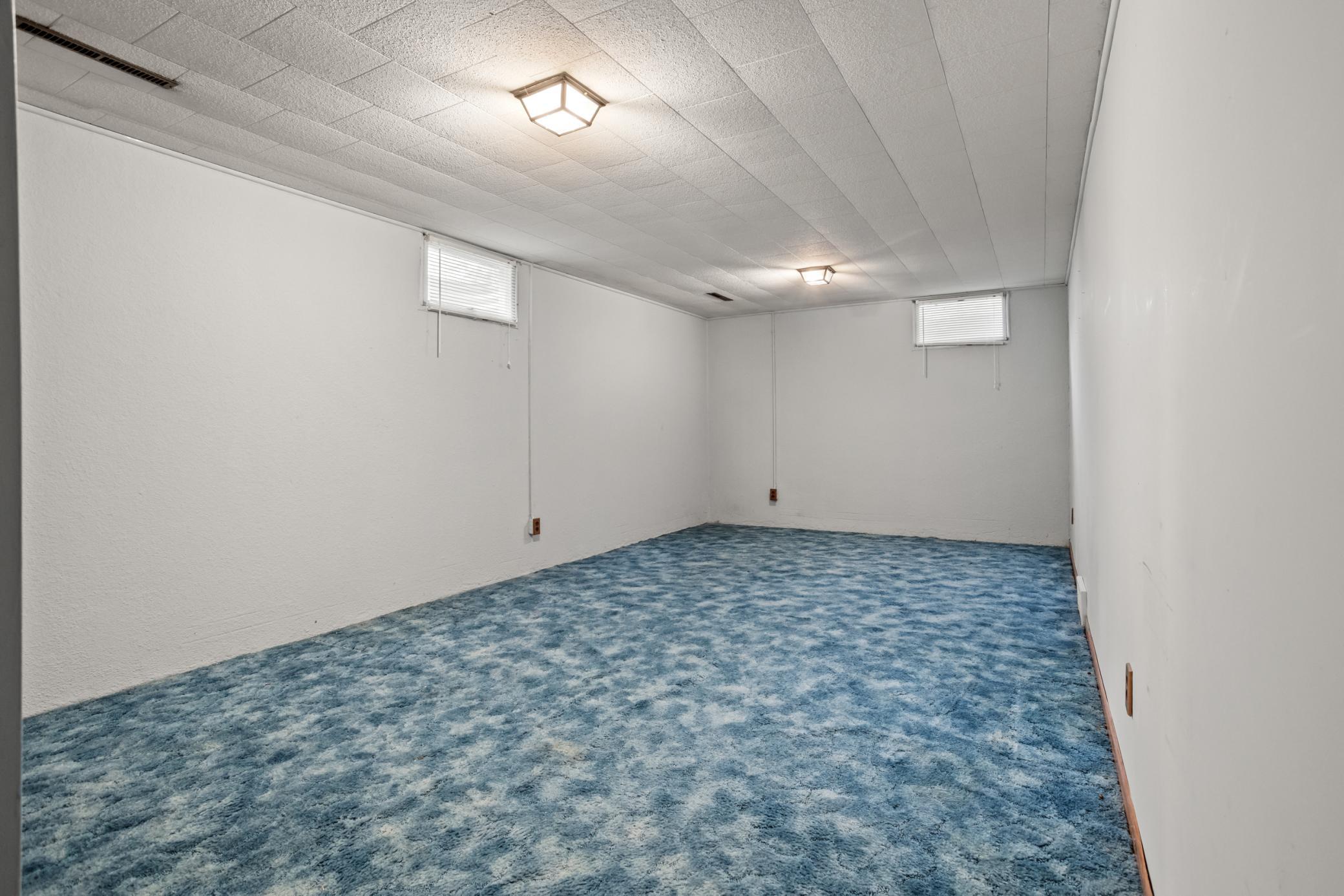 1966 single family home for sale at 2503 14th Street S in Moorhead, MN — 3 bed, 2 bath (photo 20 of 29)